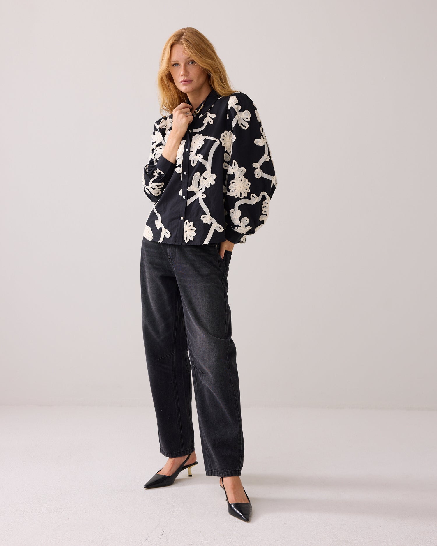 Blouse met flower tape