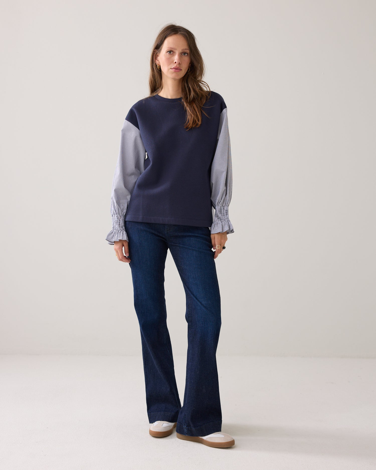 Sweatshirt mit gestreiften Ärmeln