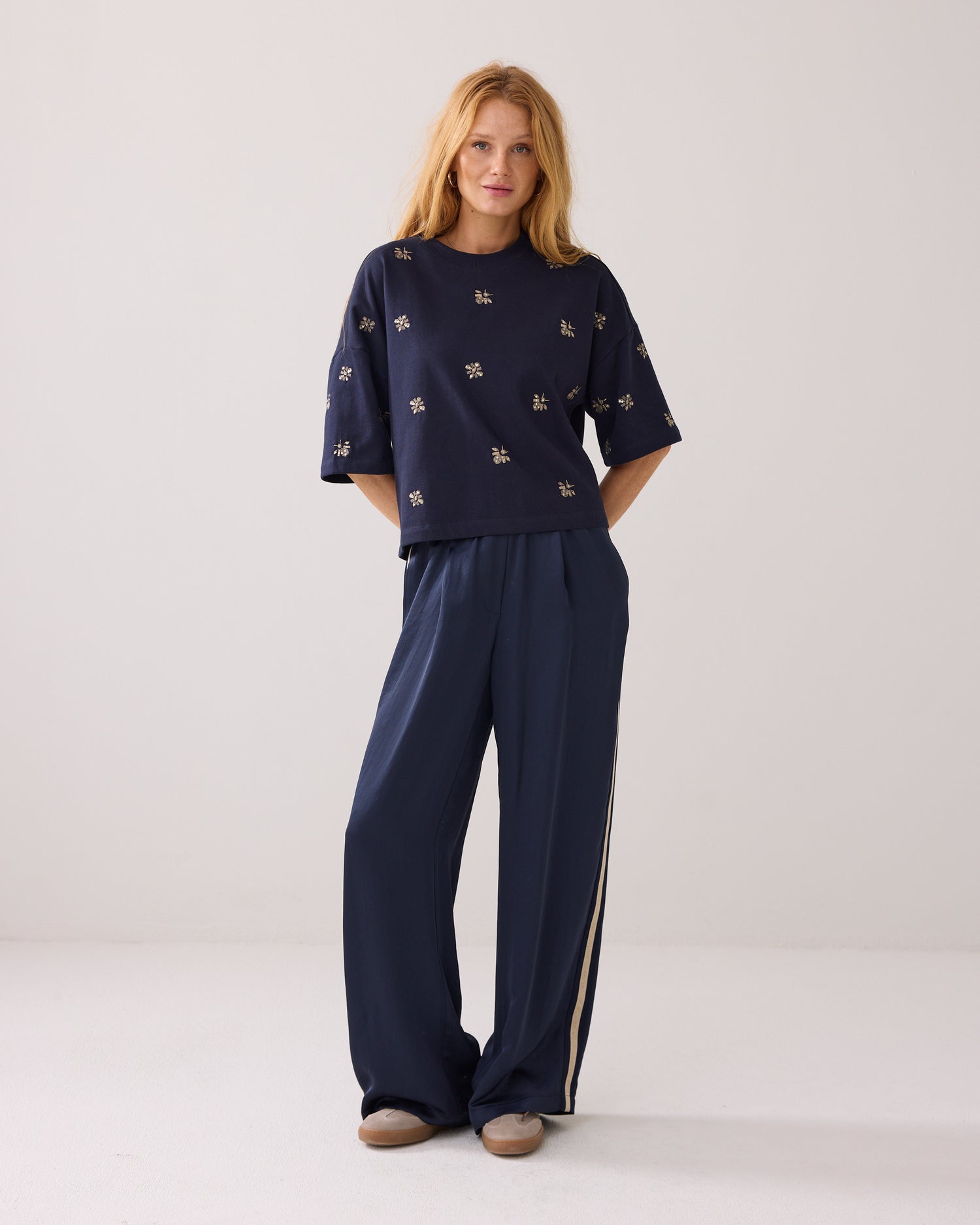Boxy Sweat mit Pailletten