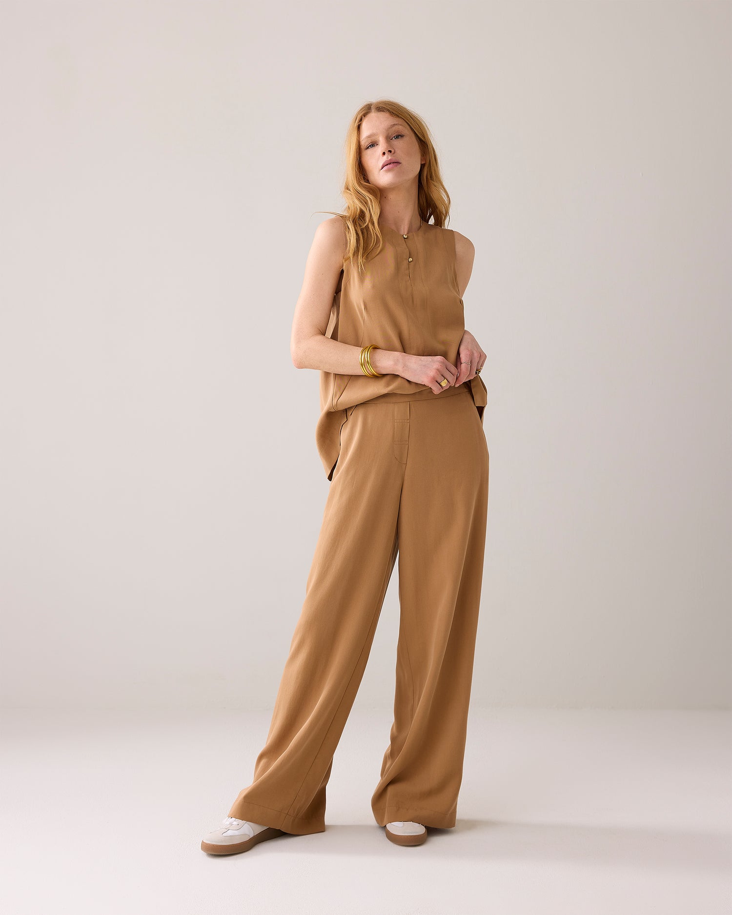 Trousers in tencel fabric