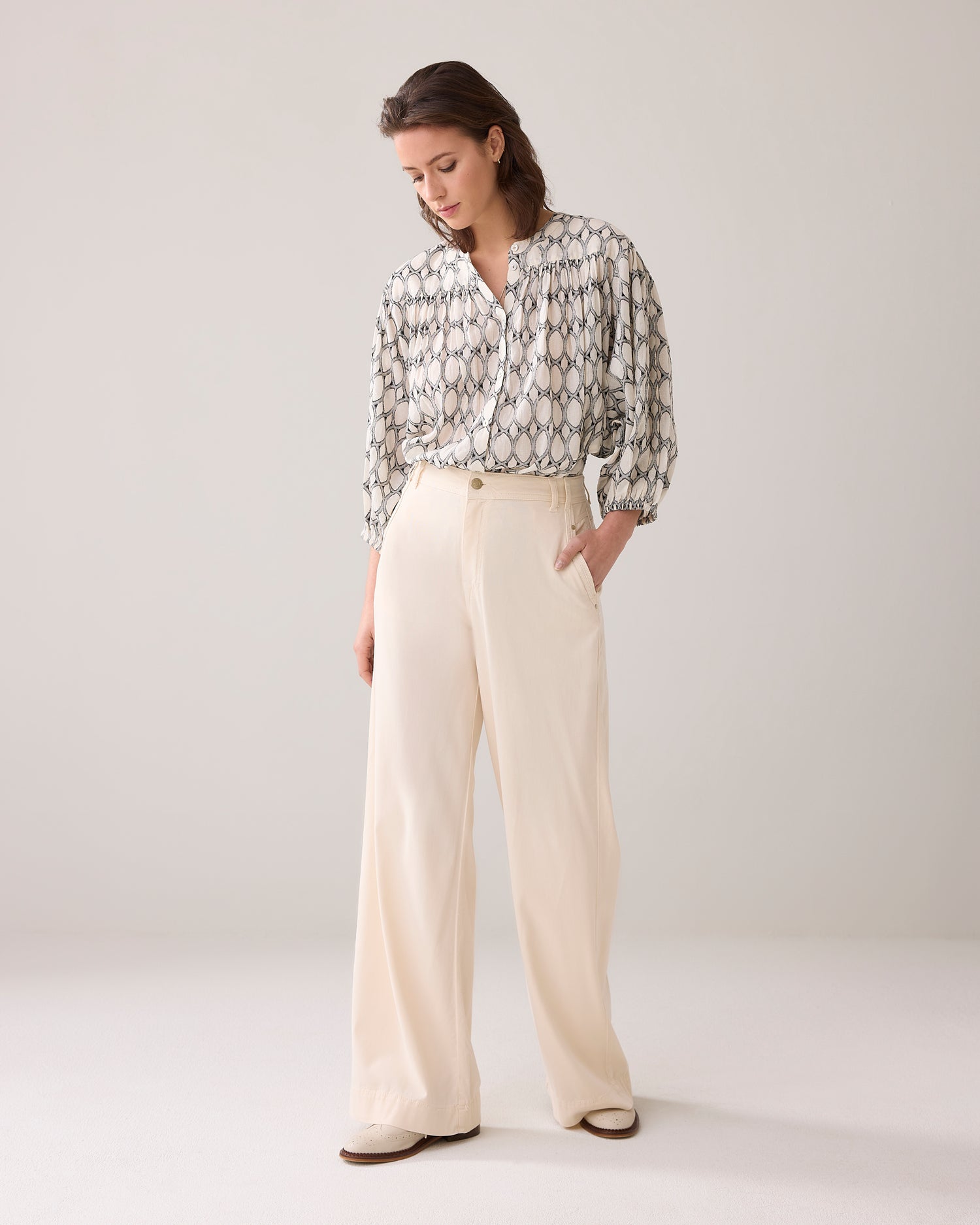Long trousers in lyocell blend