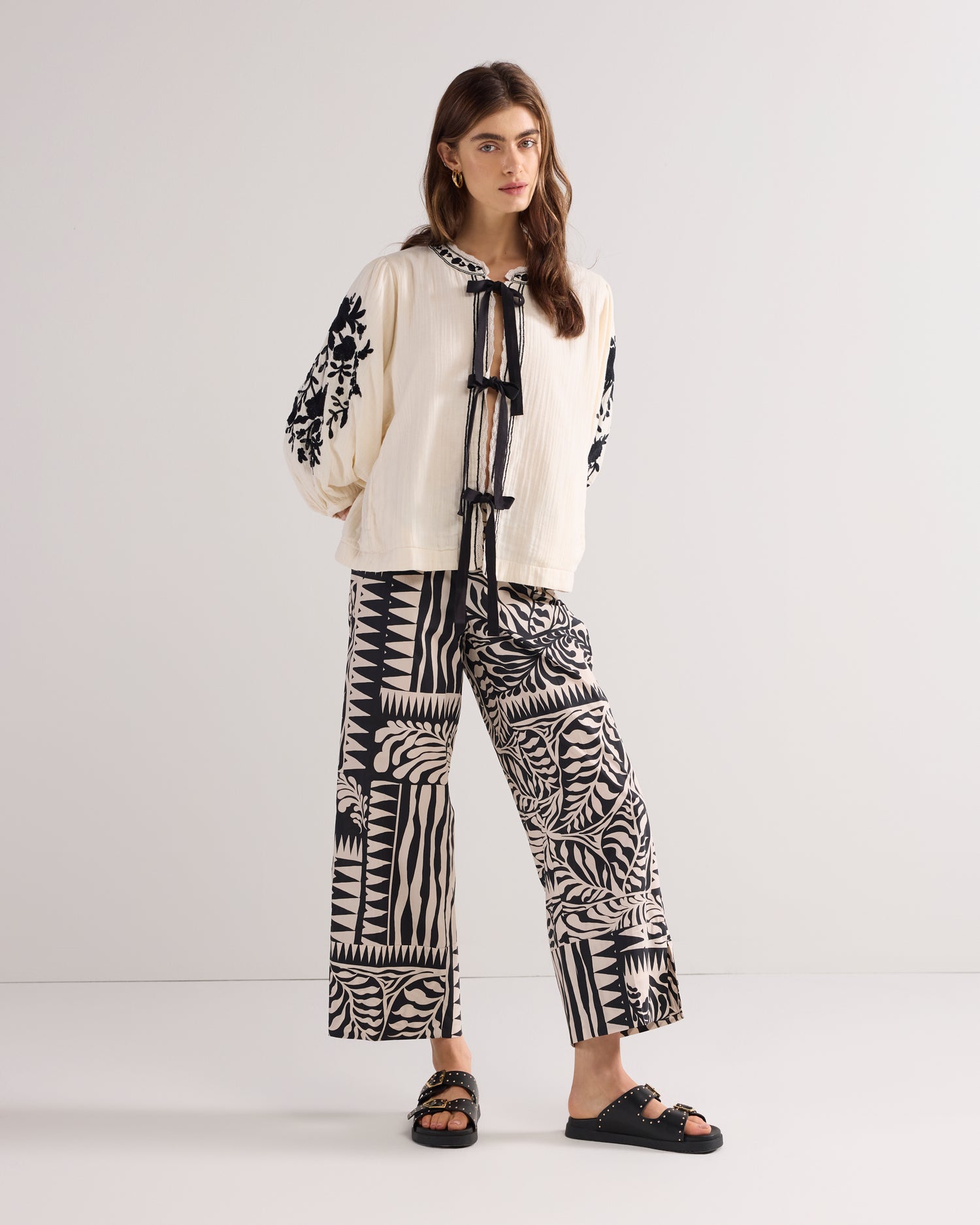 7/8th length two-tone trousers
