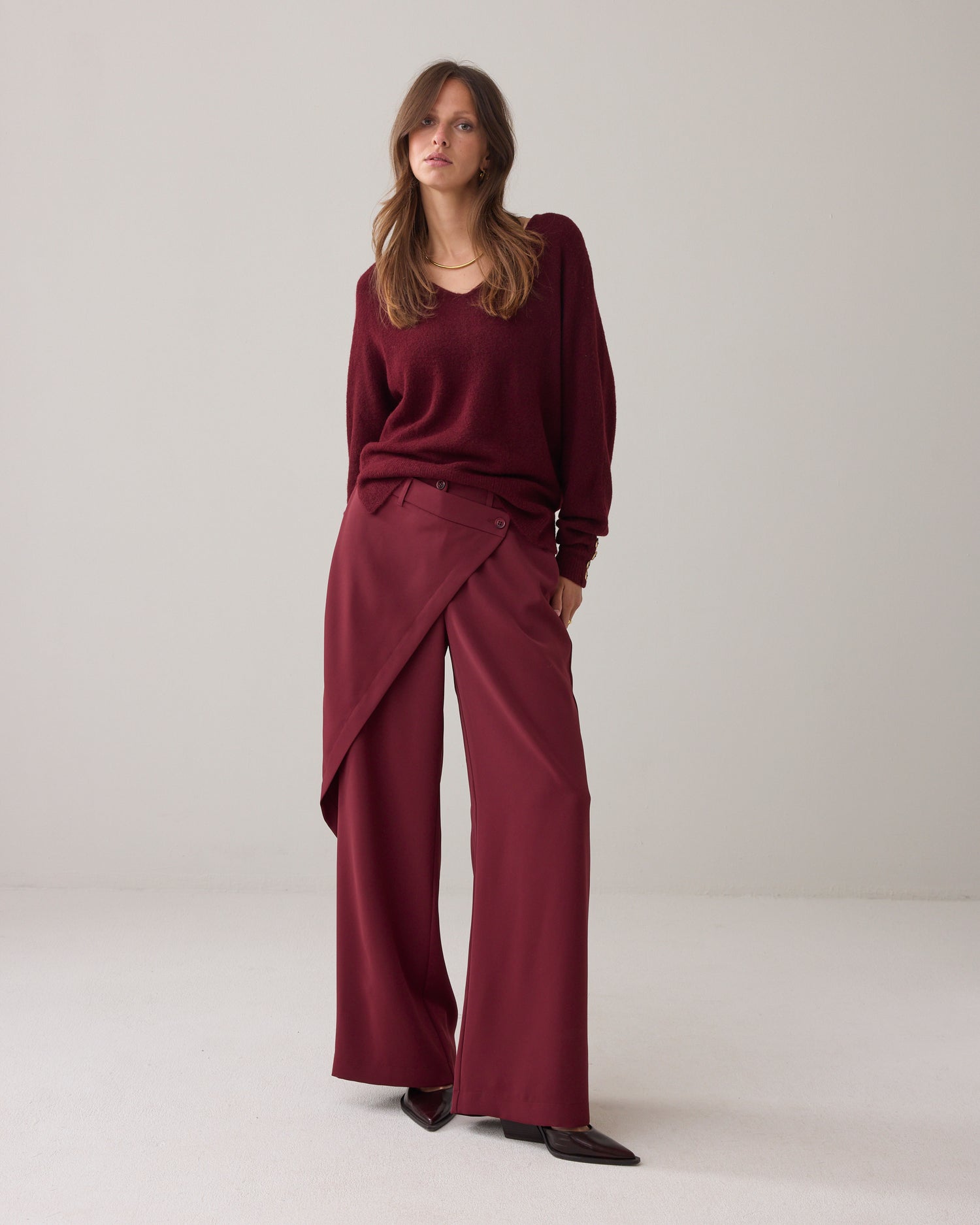 Wide-leg trousers with crossover