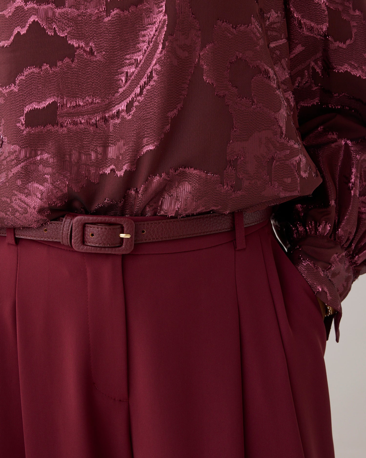 Narrow leather belt