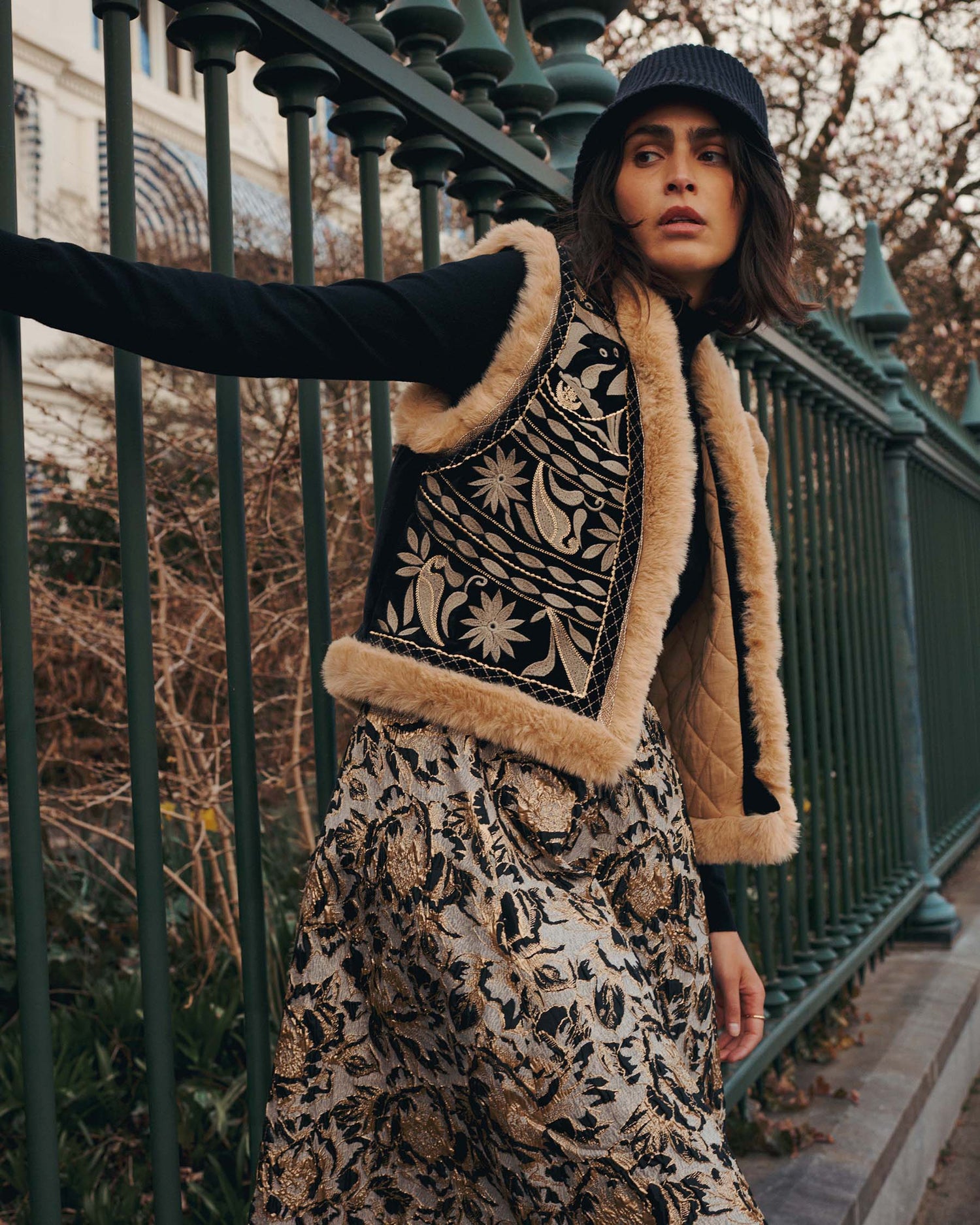 Velvet gilet with faux fur