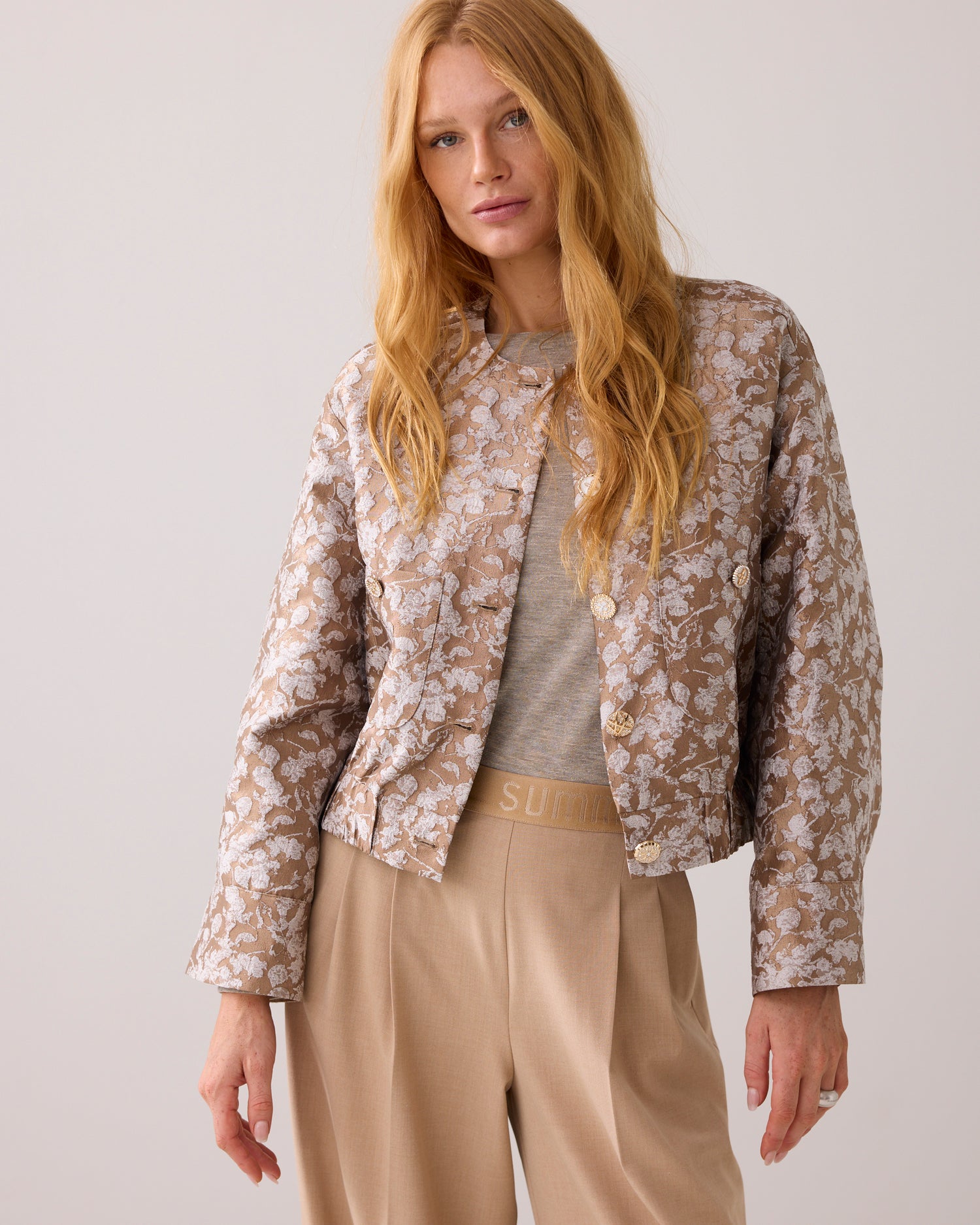 Short jacquard jacket
