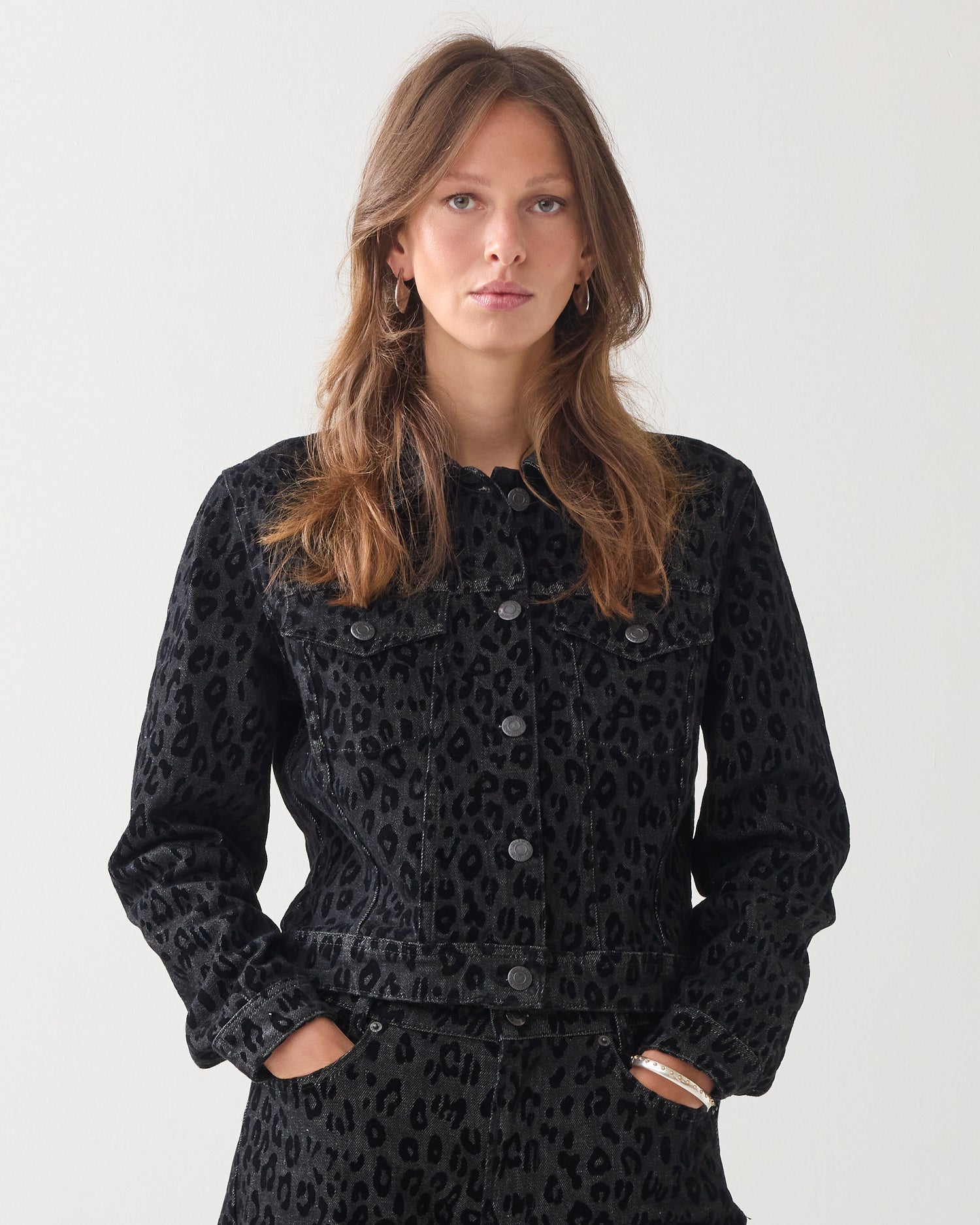 Jeansjacke mit Leoprint