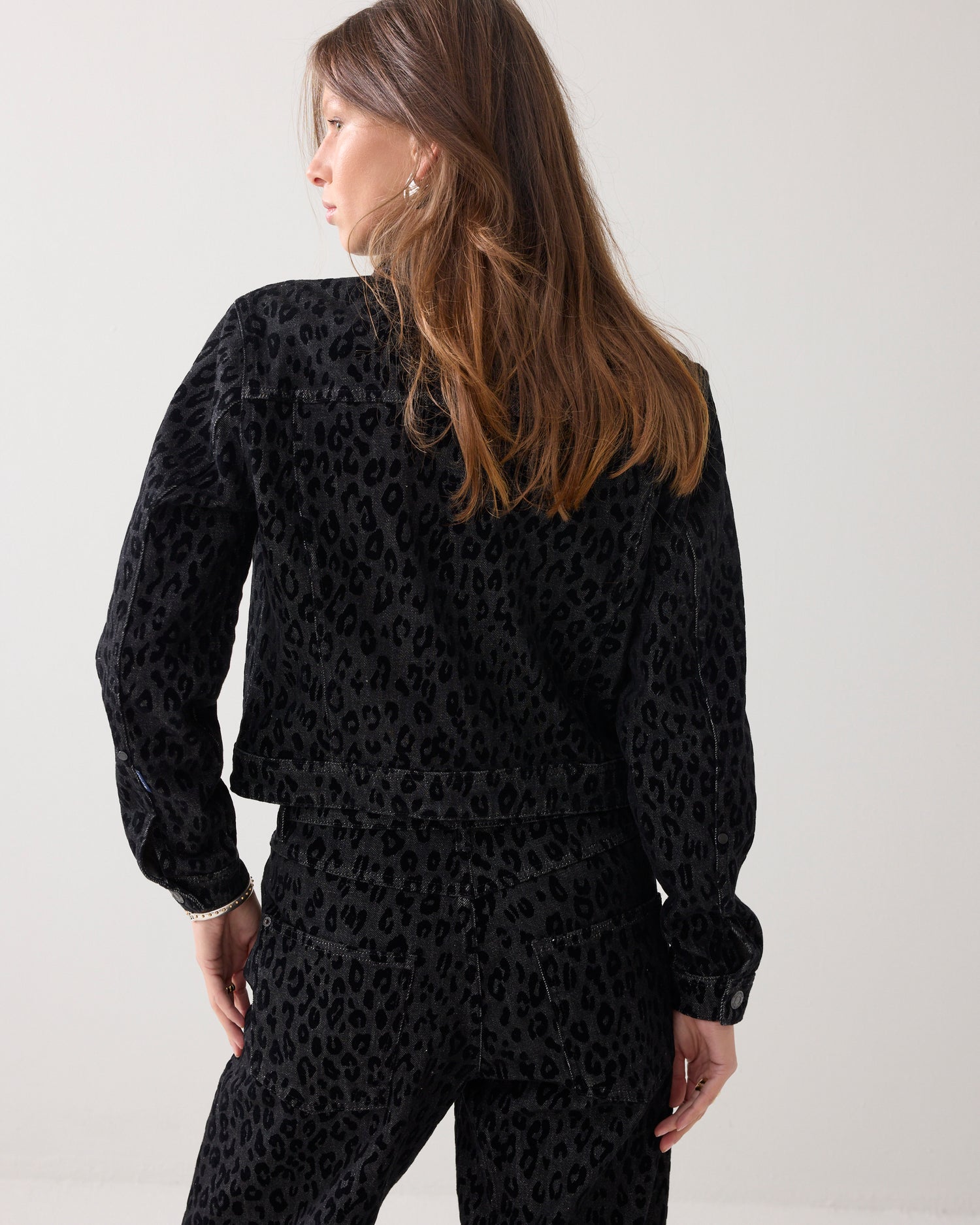Jeansjacke mit Leoprint