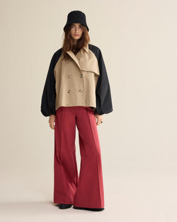 Oversized trenchcoat contrast