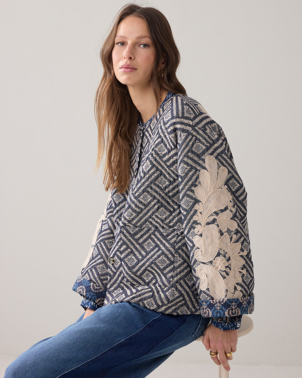 Reversible jasje met borduur