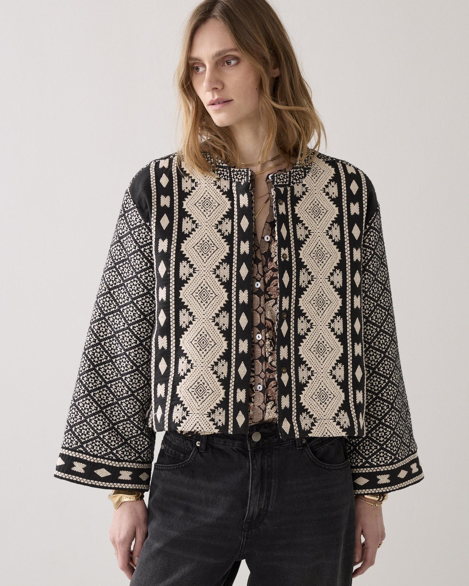 Reversible kimono jacket in jacquard fabric