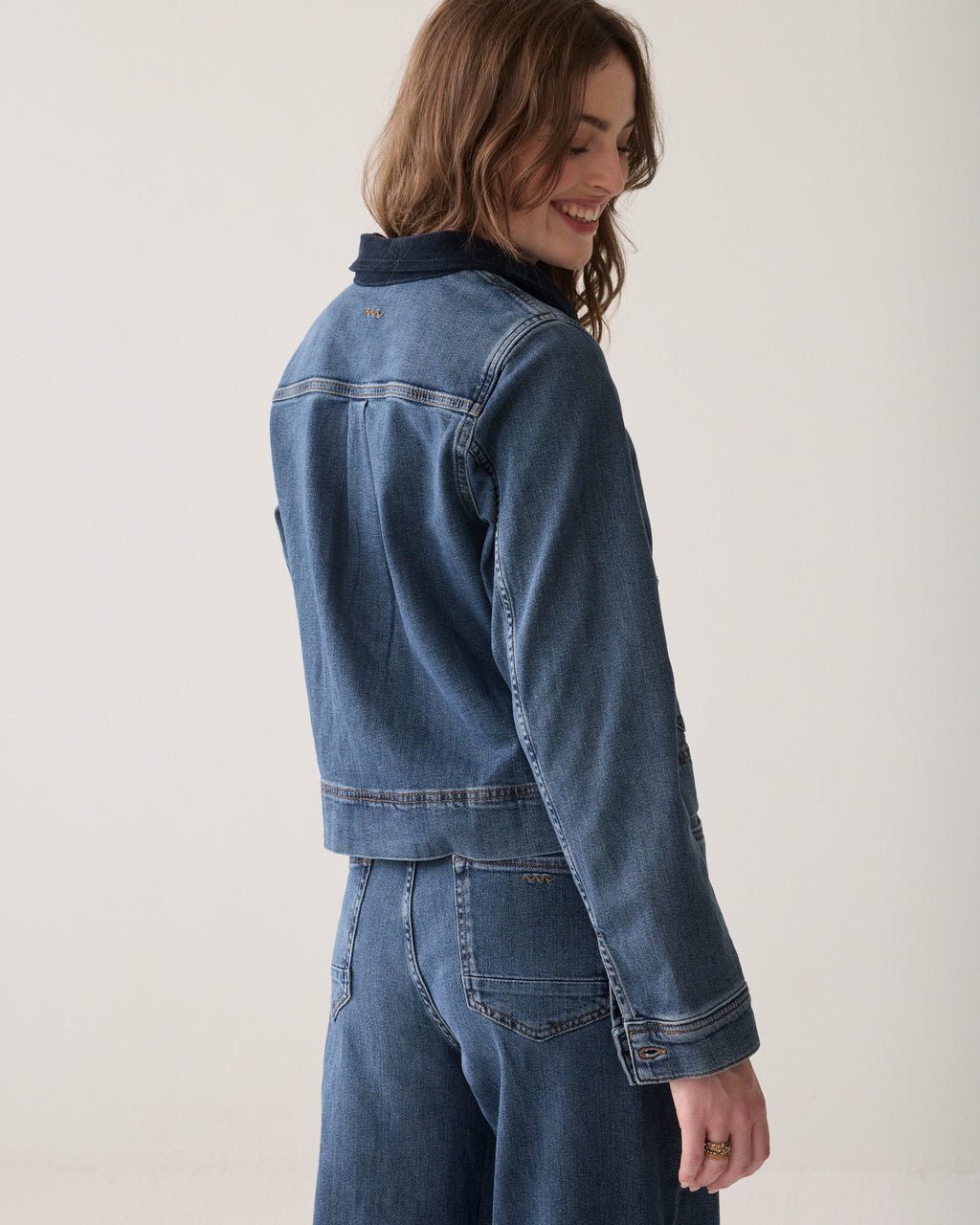 Cropped denim jacket