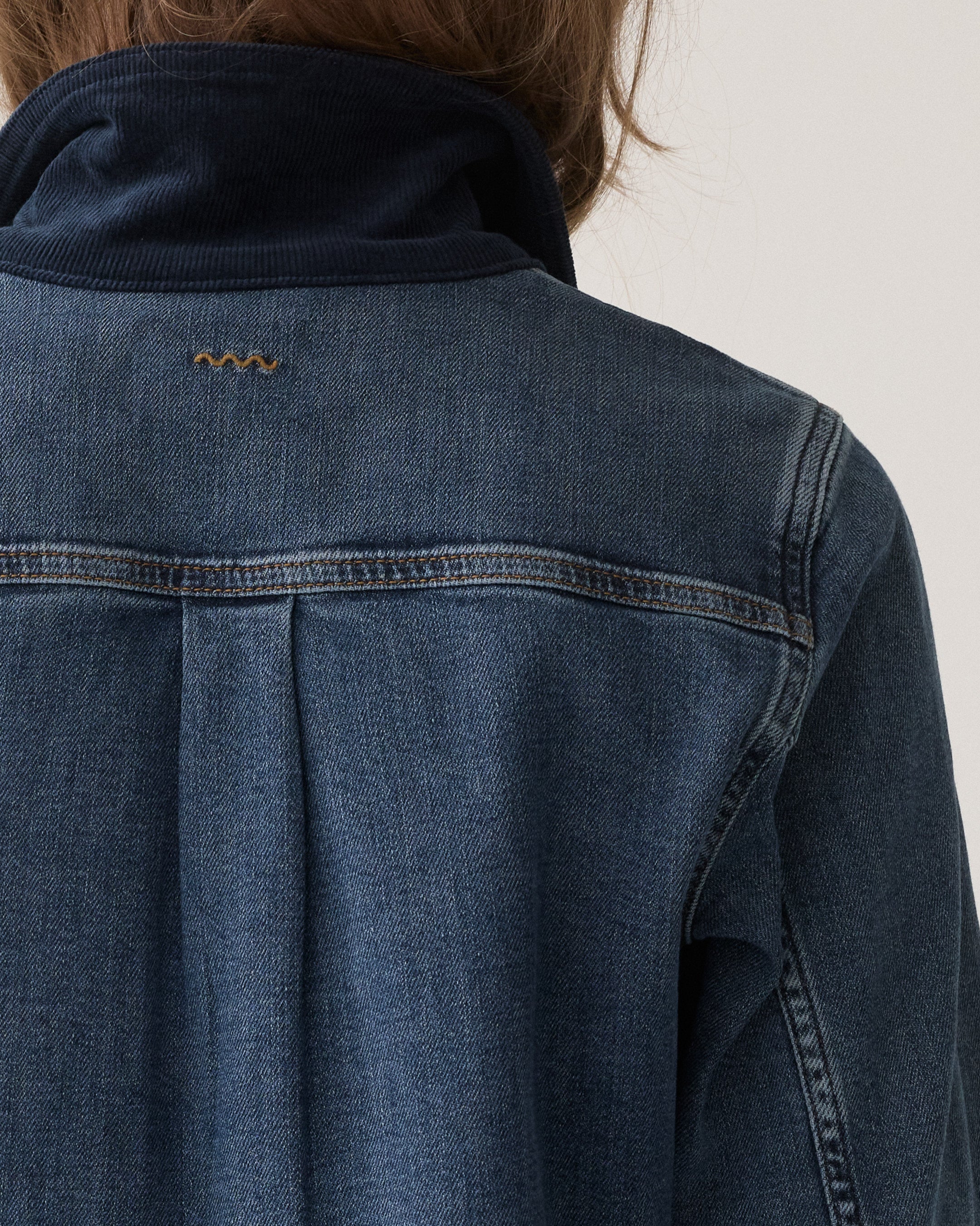 Cropped denim jacket