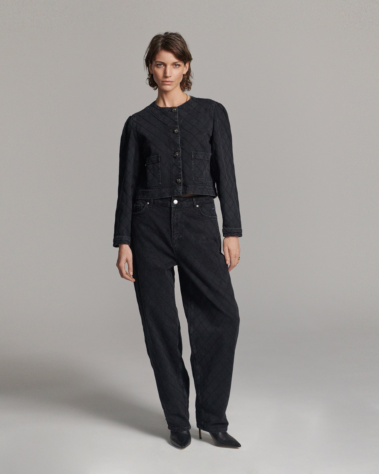 Cropped denim jacket borduur