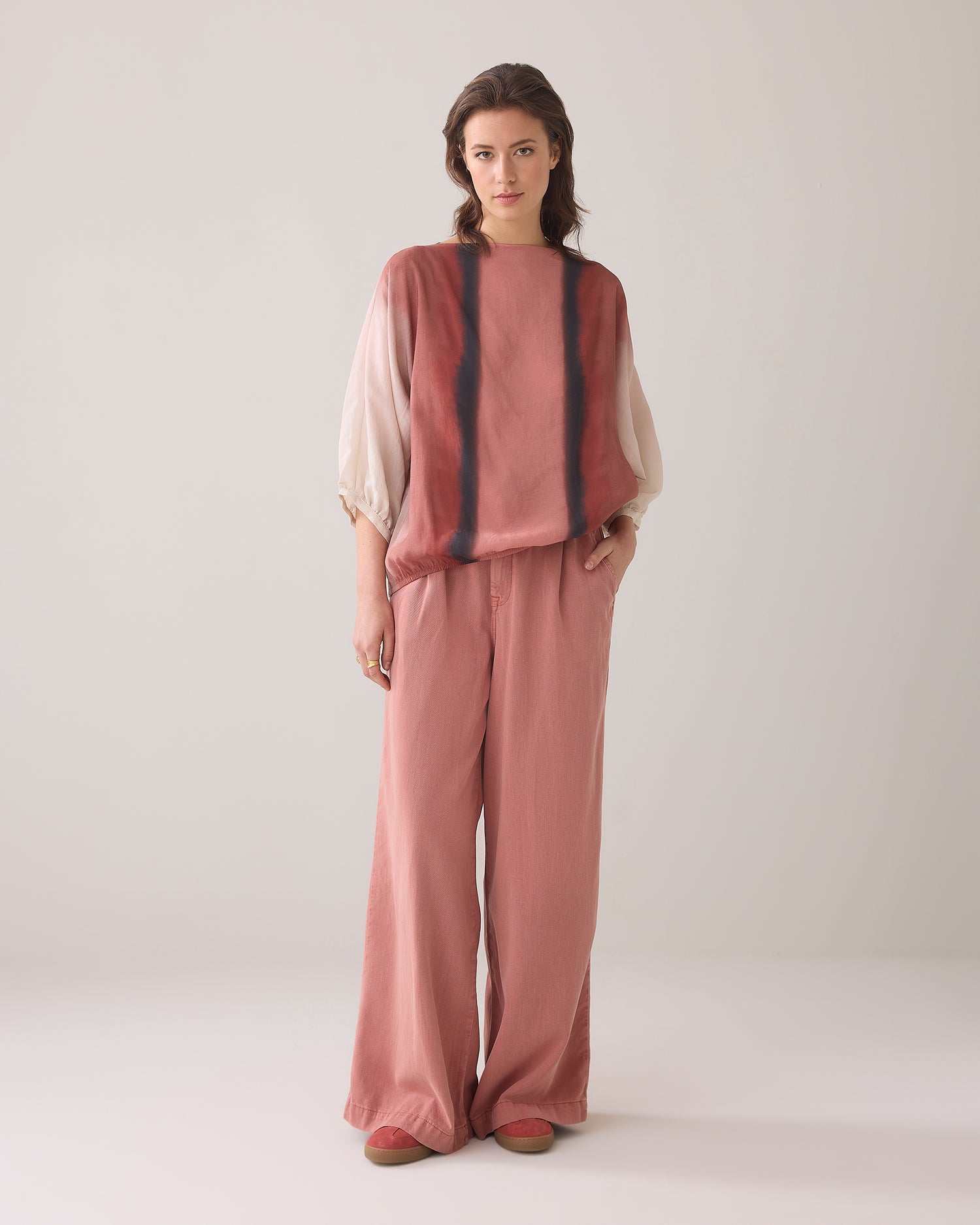 Roomy bat sleeve top