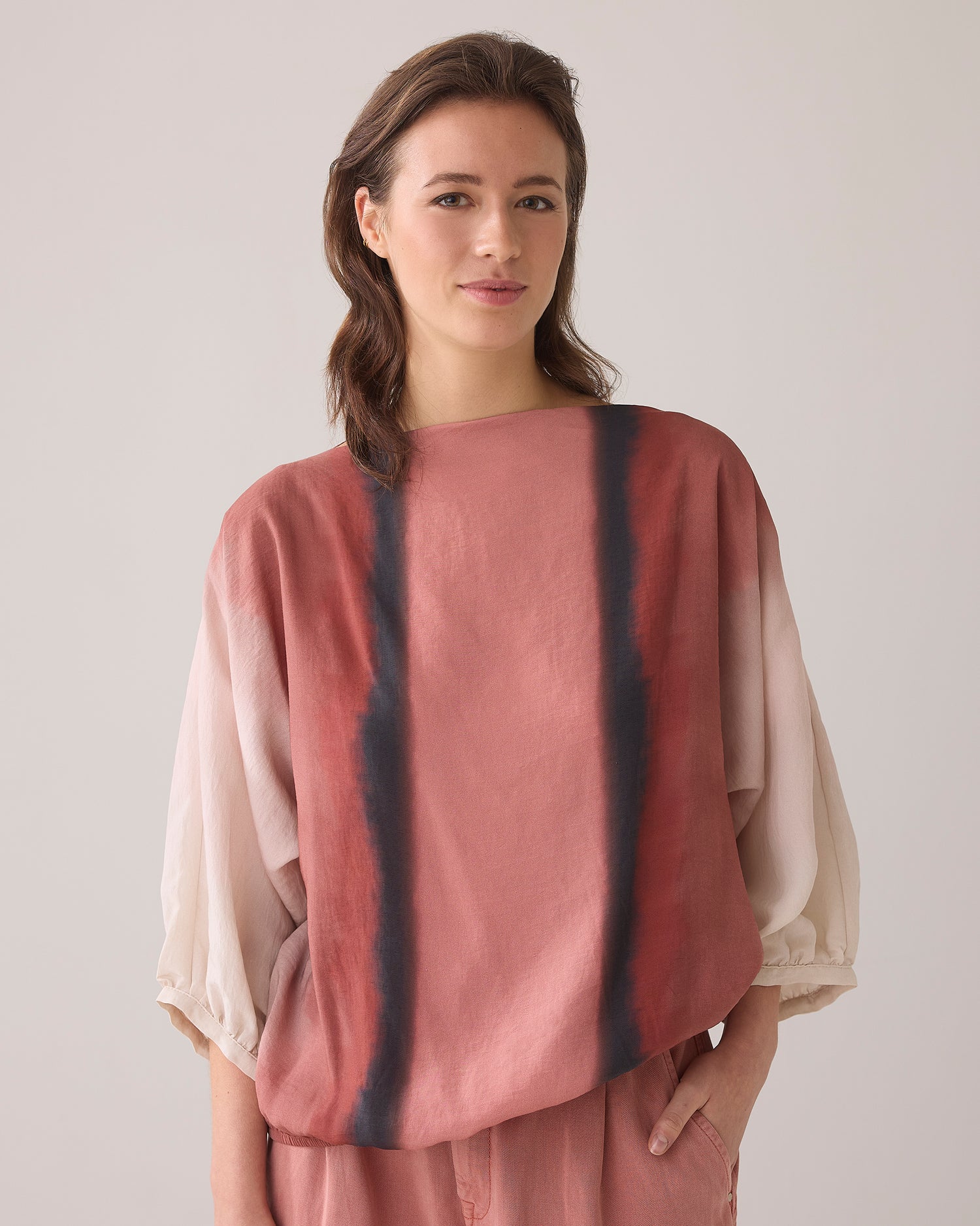 Roomy bat sleeve top