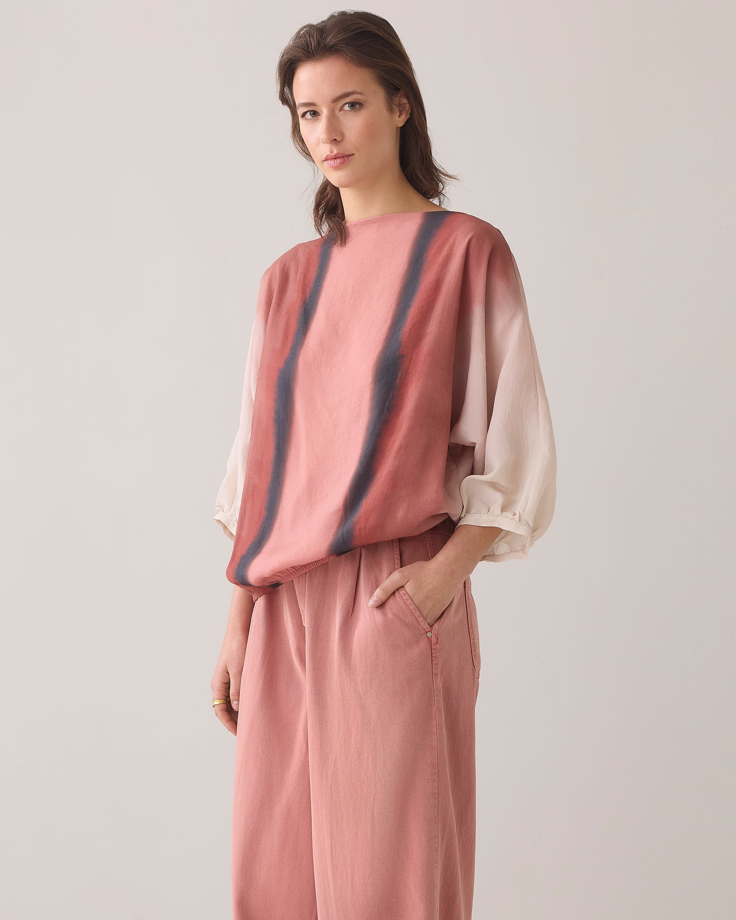 Roomy bat sleeve top