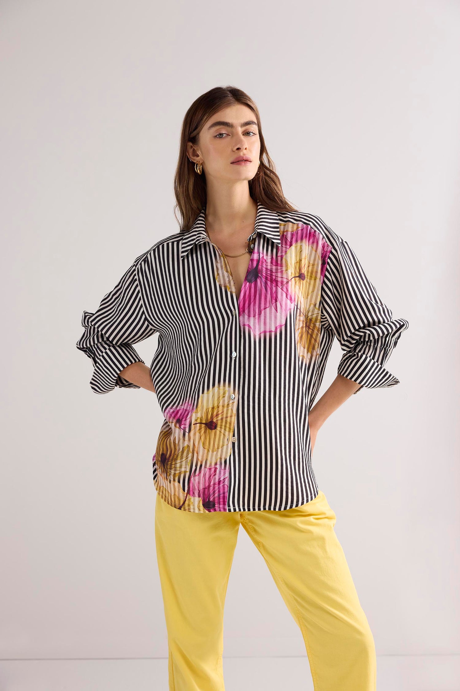 Hemdbluse mit Blume