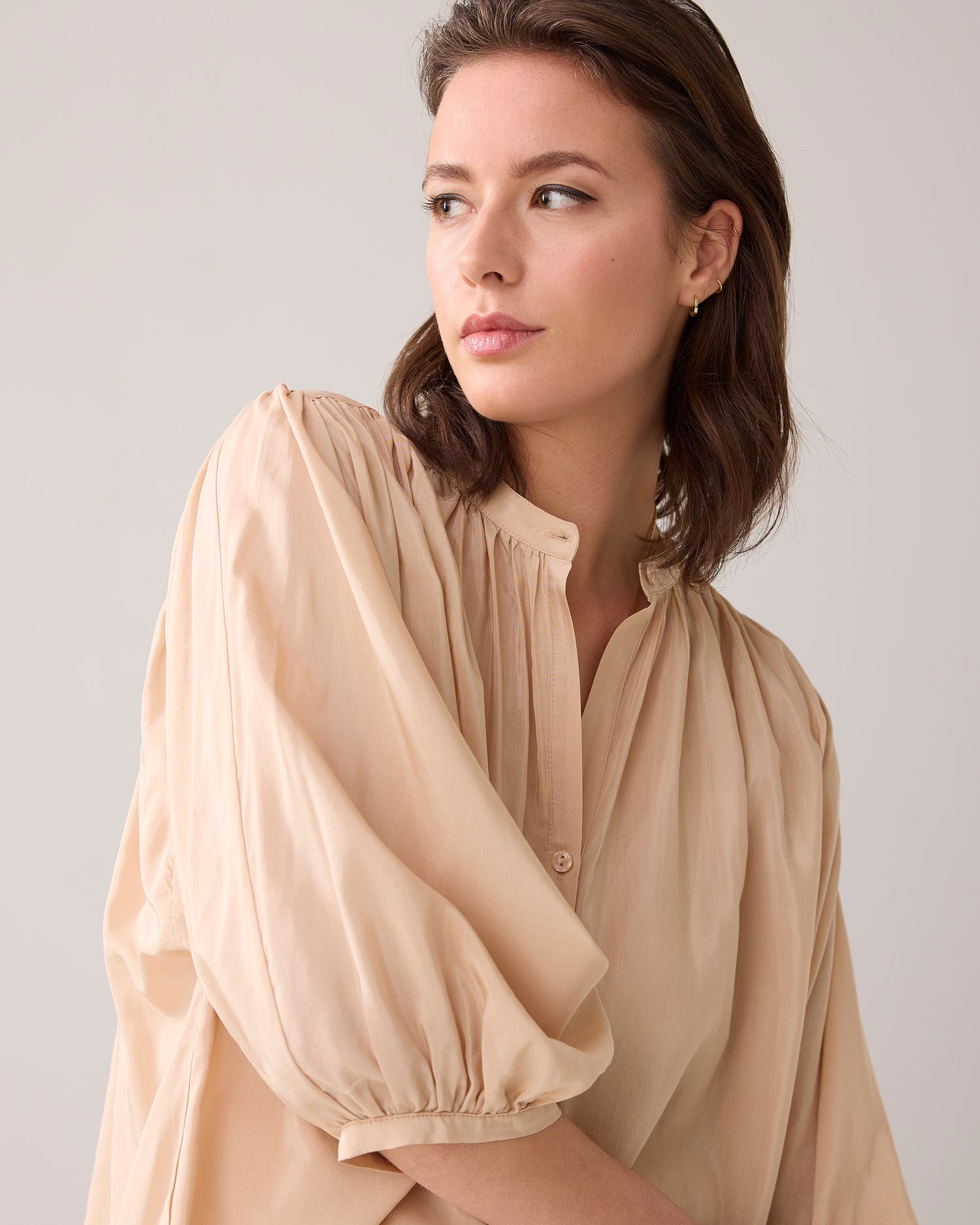 Airy wide-fit blouse