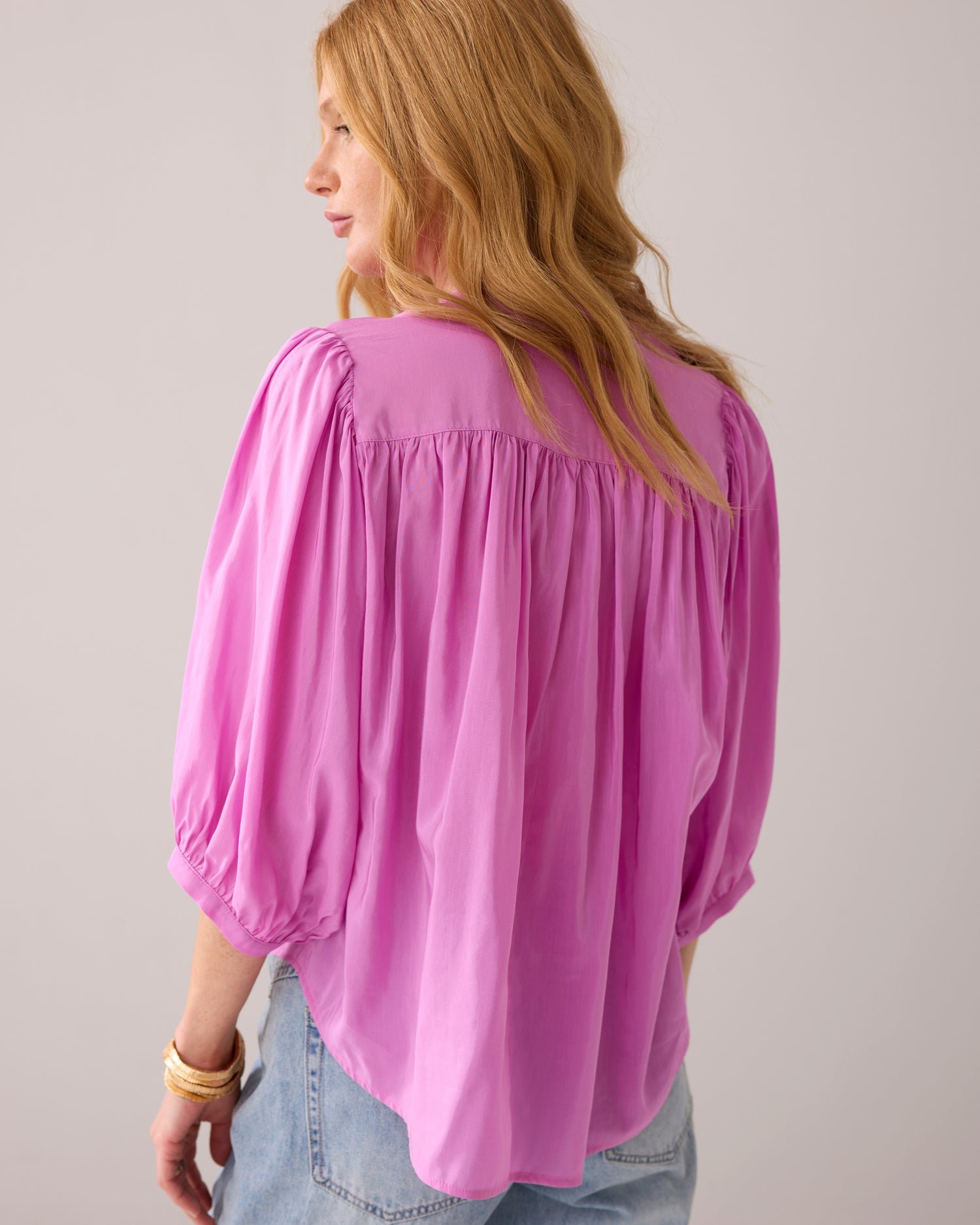 Airy wide-fit blouse