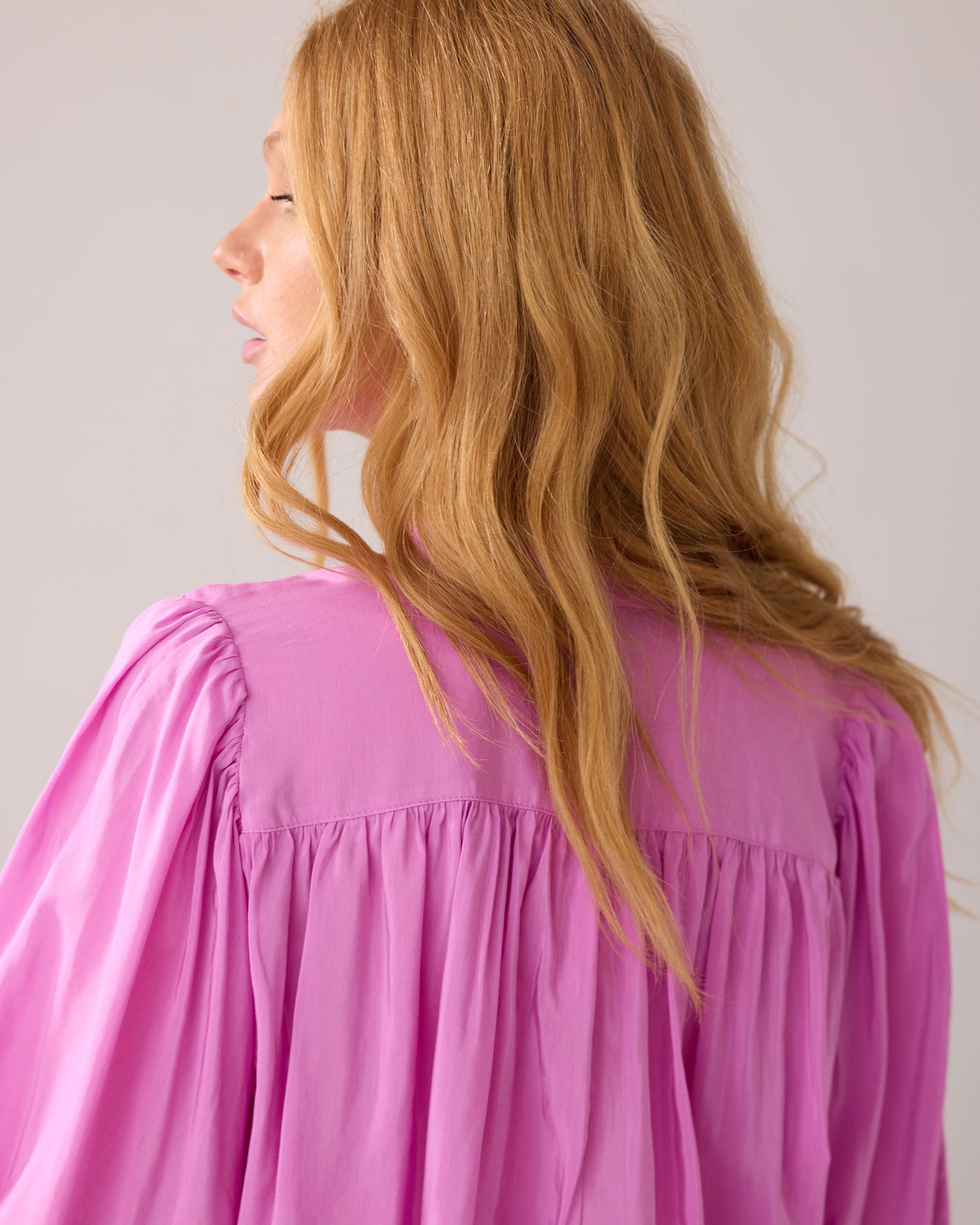 Airy wide-fit blouse