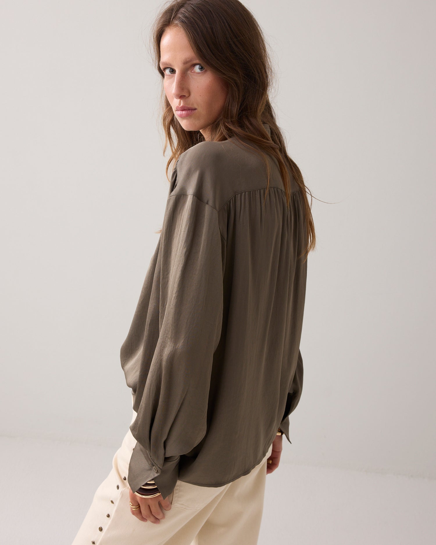 Glanzende top met striksluiting