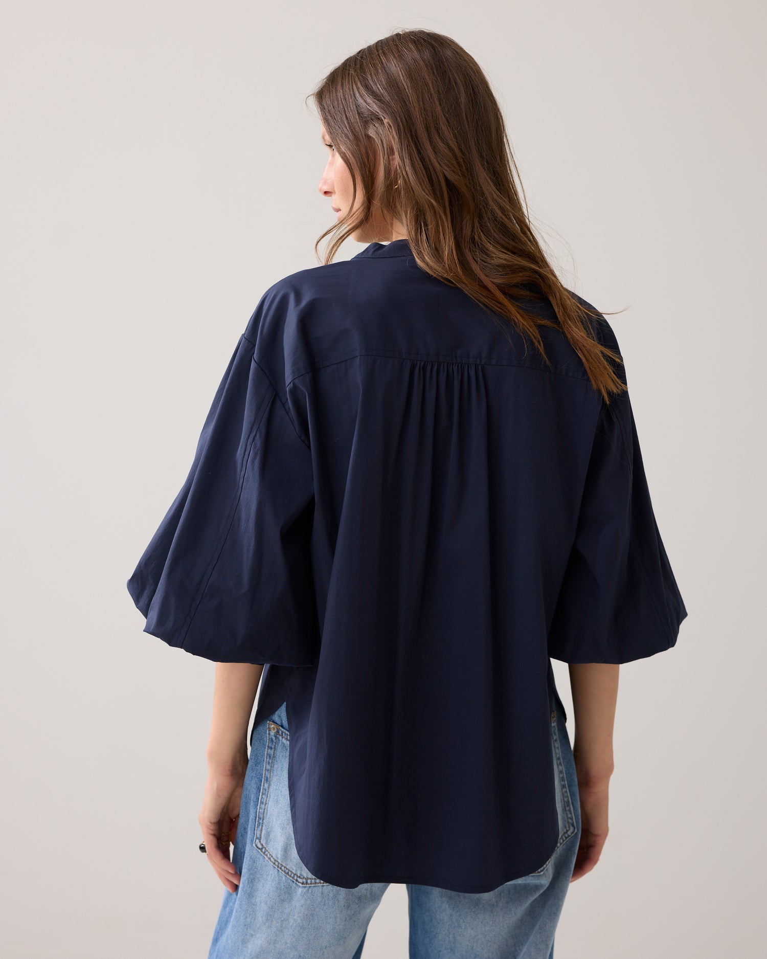 Blouse met diamantknoopjes