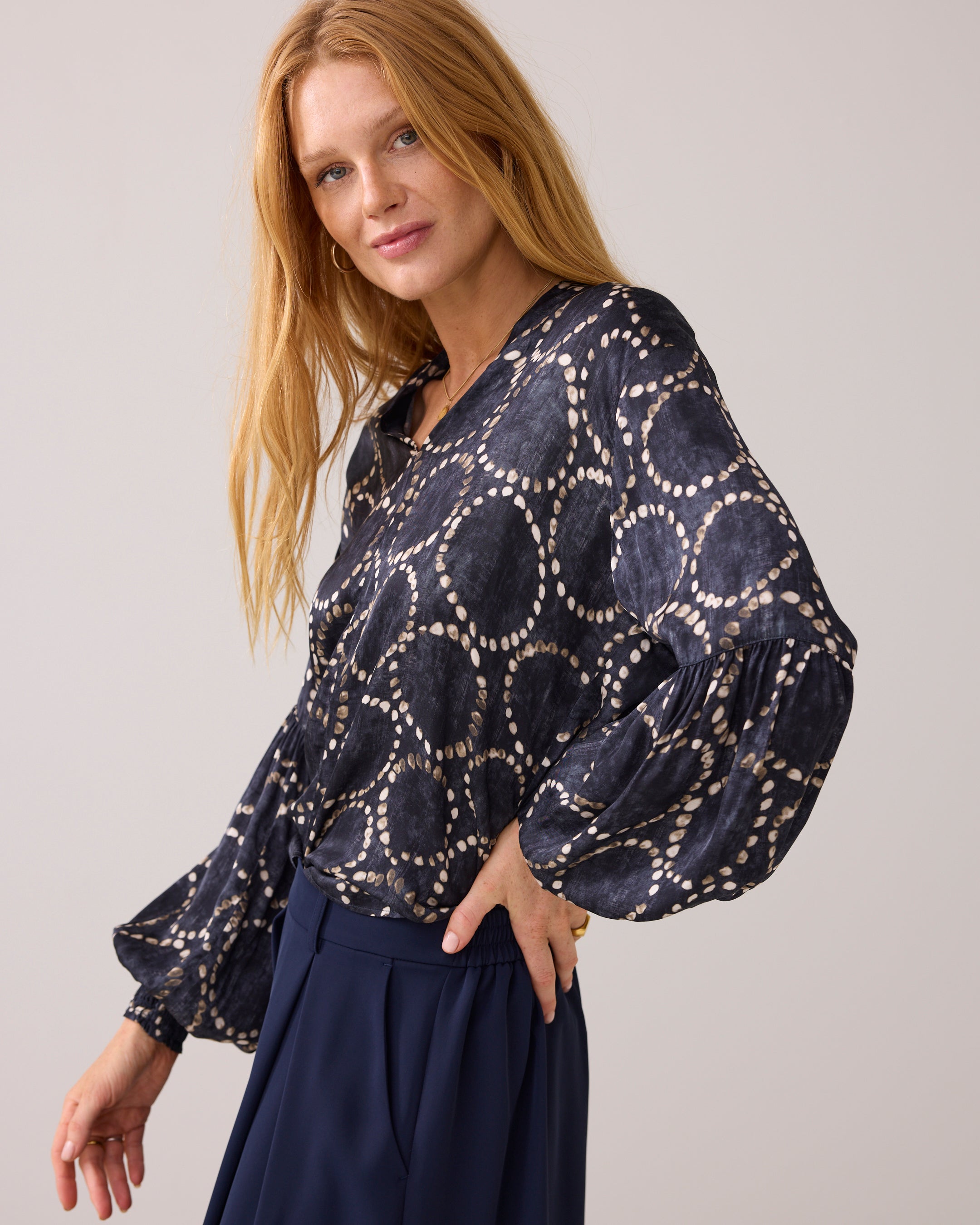 Slightly shiny top with print – Summum