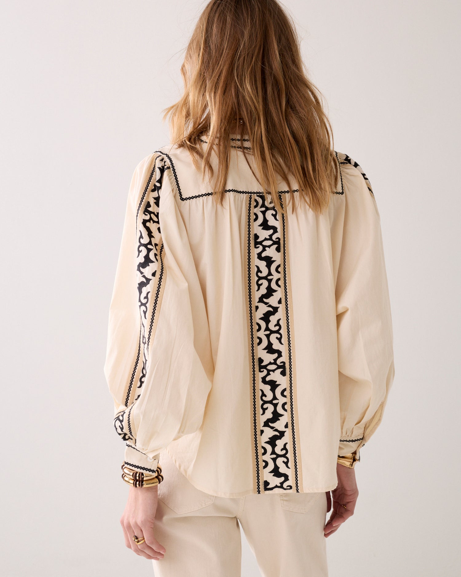Blouse brodée en crispy cotton