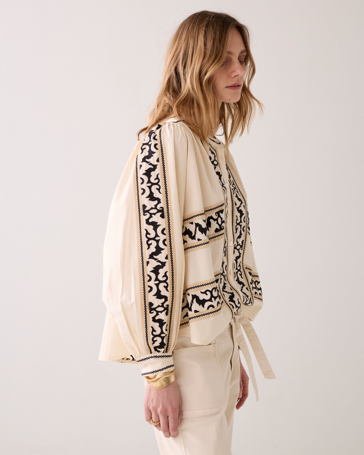 Blouse brodée en crispy cotton