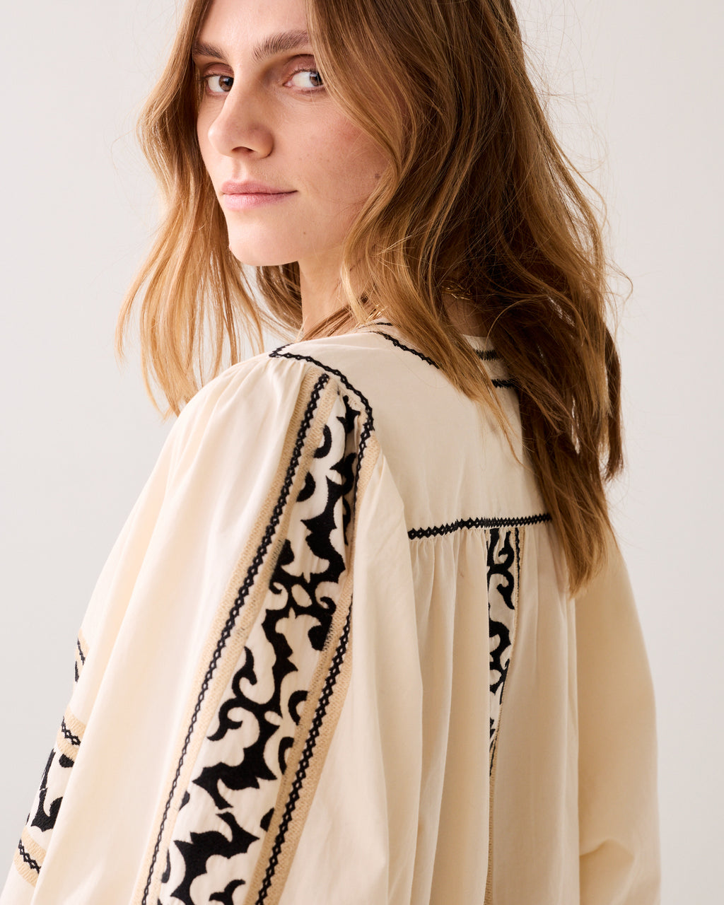 Geborduurde blouse crispy cotton