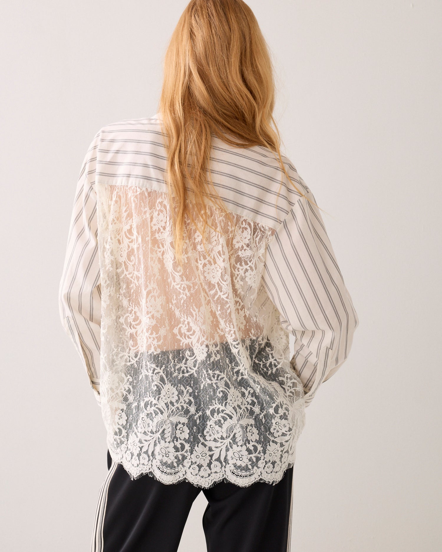Overhemdblouse met kantdetails