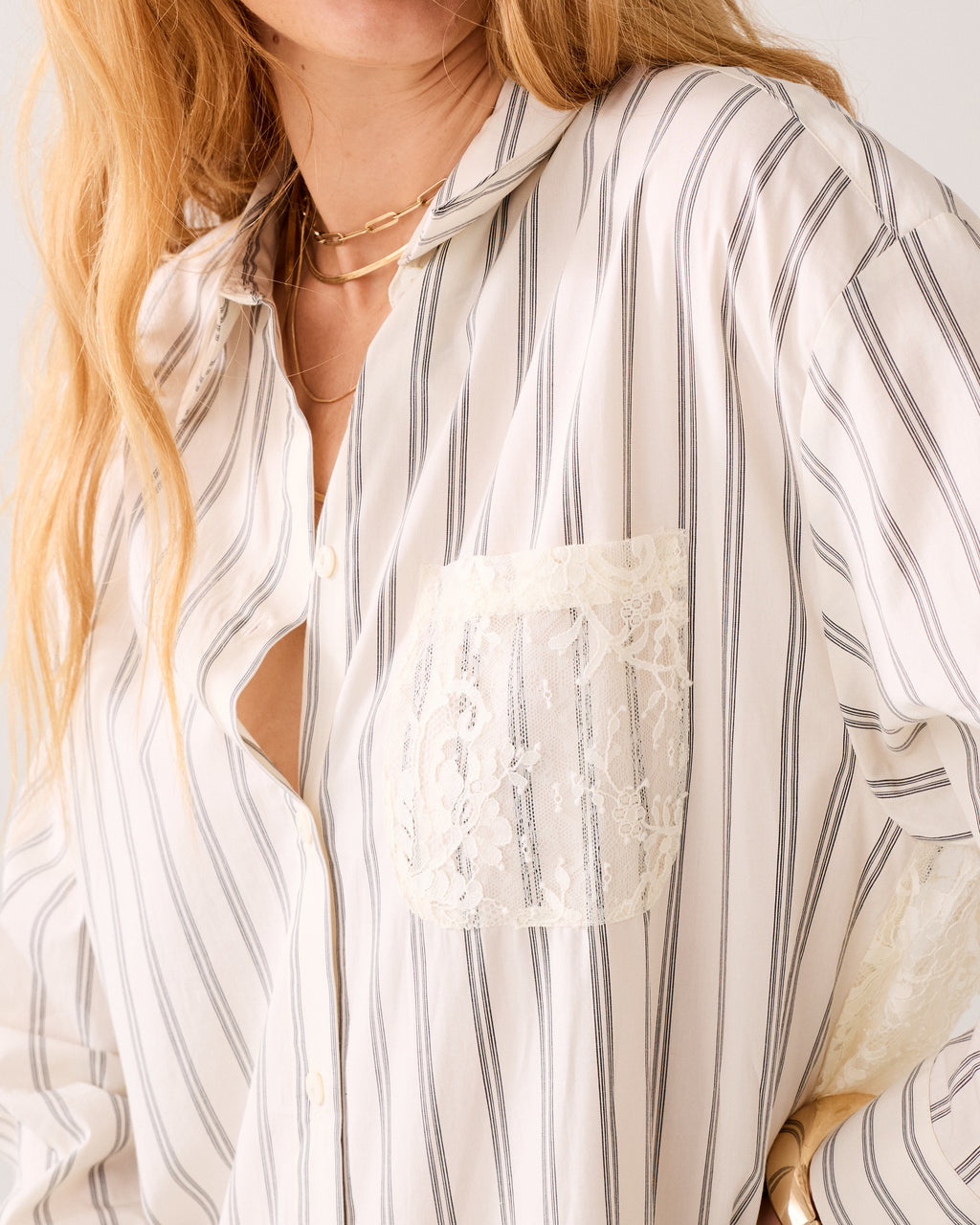 Overhemdblouse met kantdetails