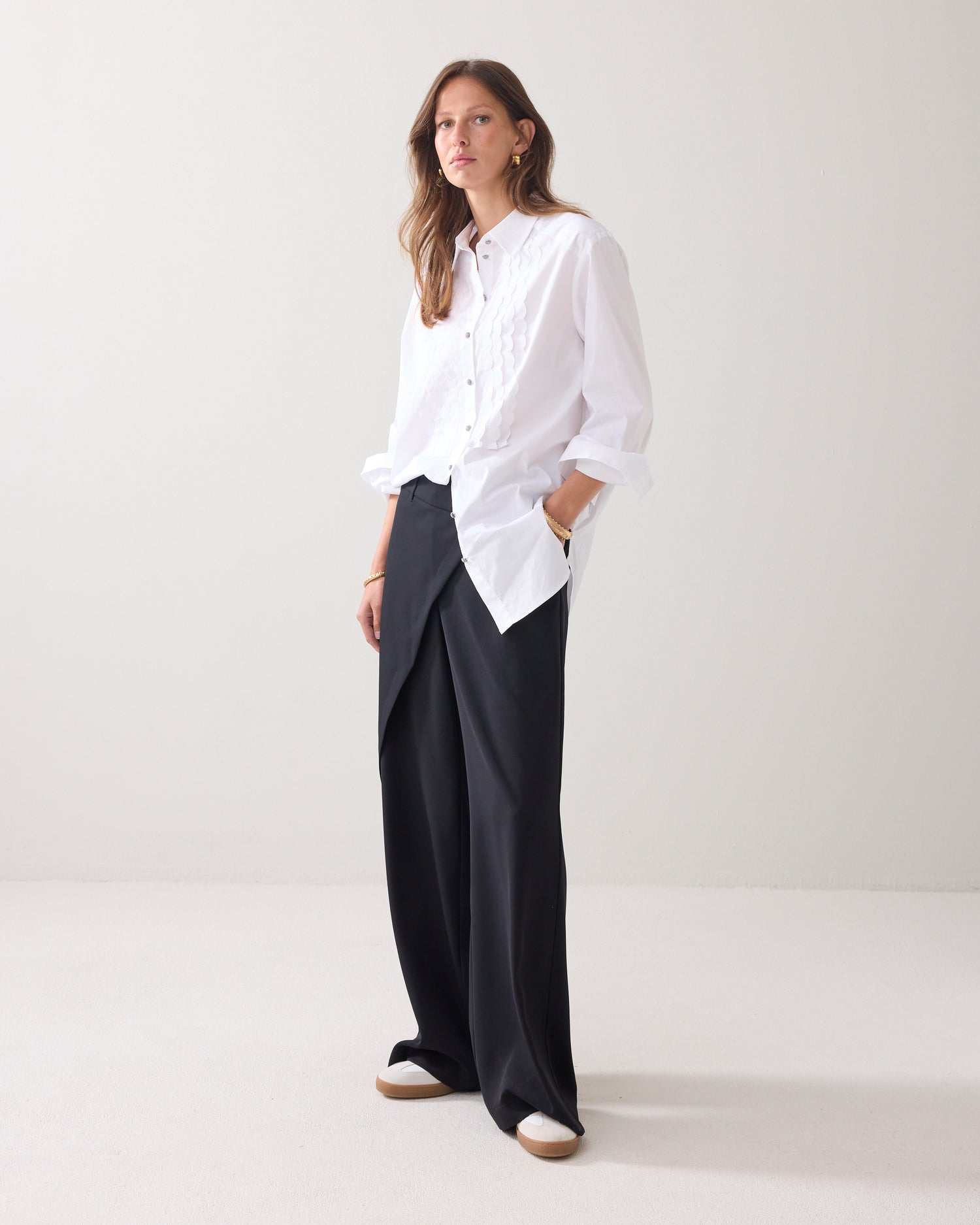 Poplin blouse with dinner jacket details