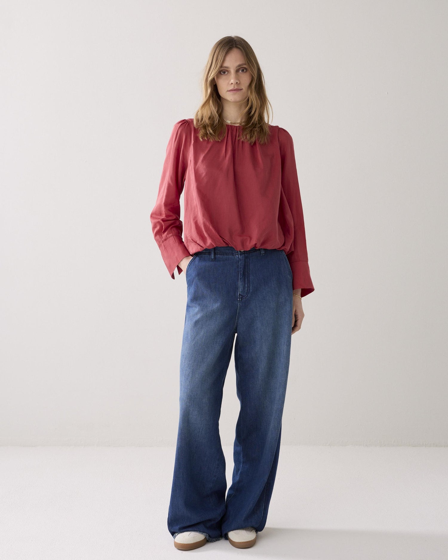 Haut à encolure plissée