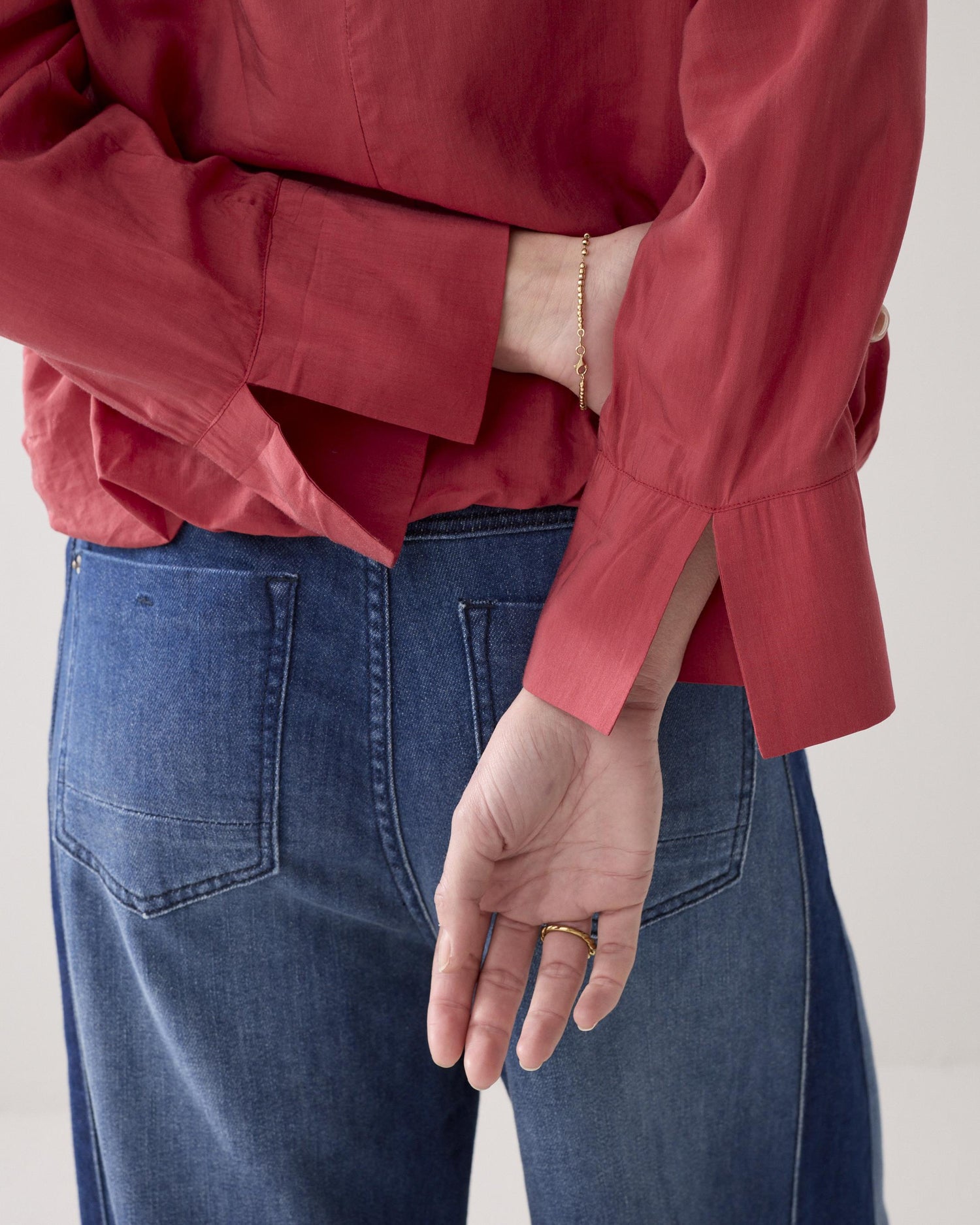 Haut à encolure plissée