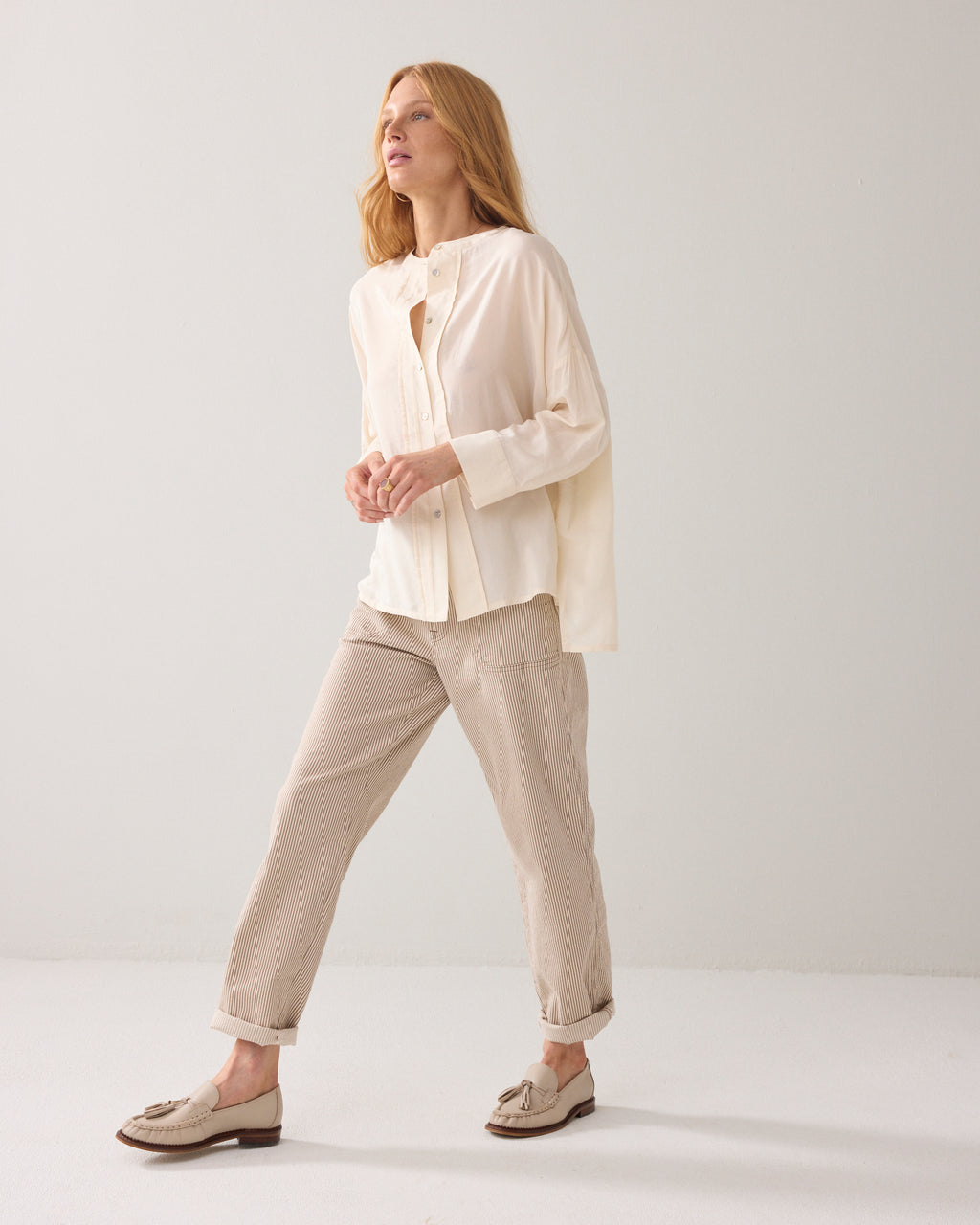 Glanzende wear-your-way overhemdblouse