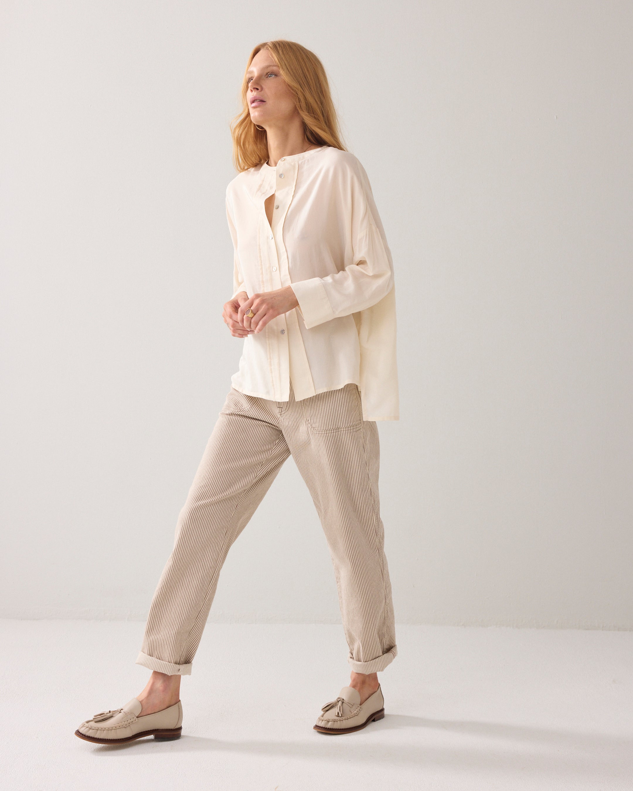 Glanzende wear-your-way overhemdblouse