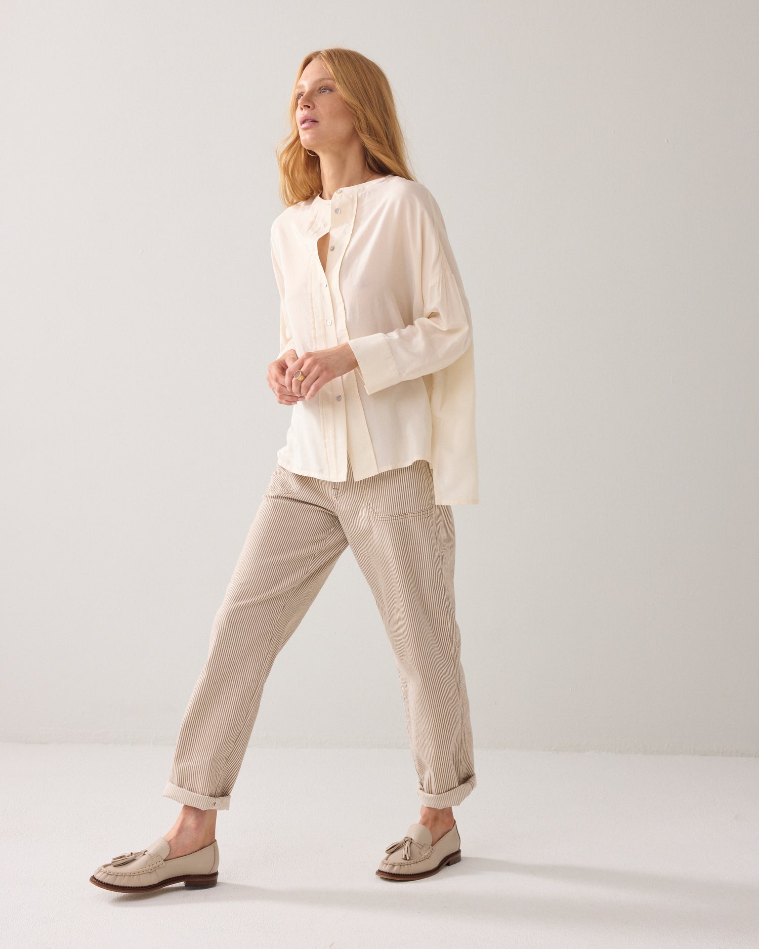 Glanzende wear-your-way overhemdblouse