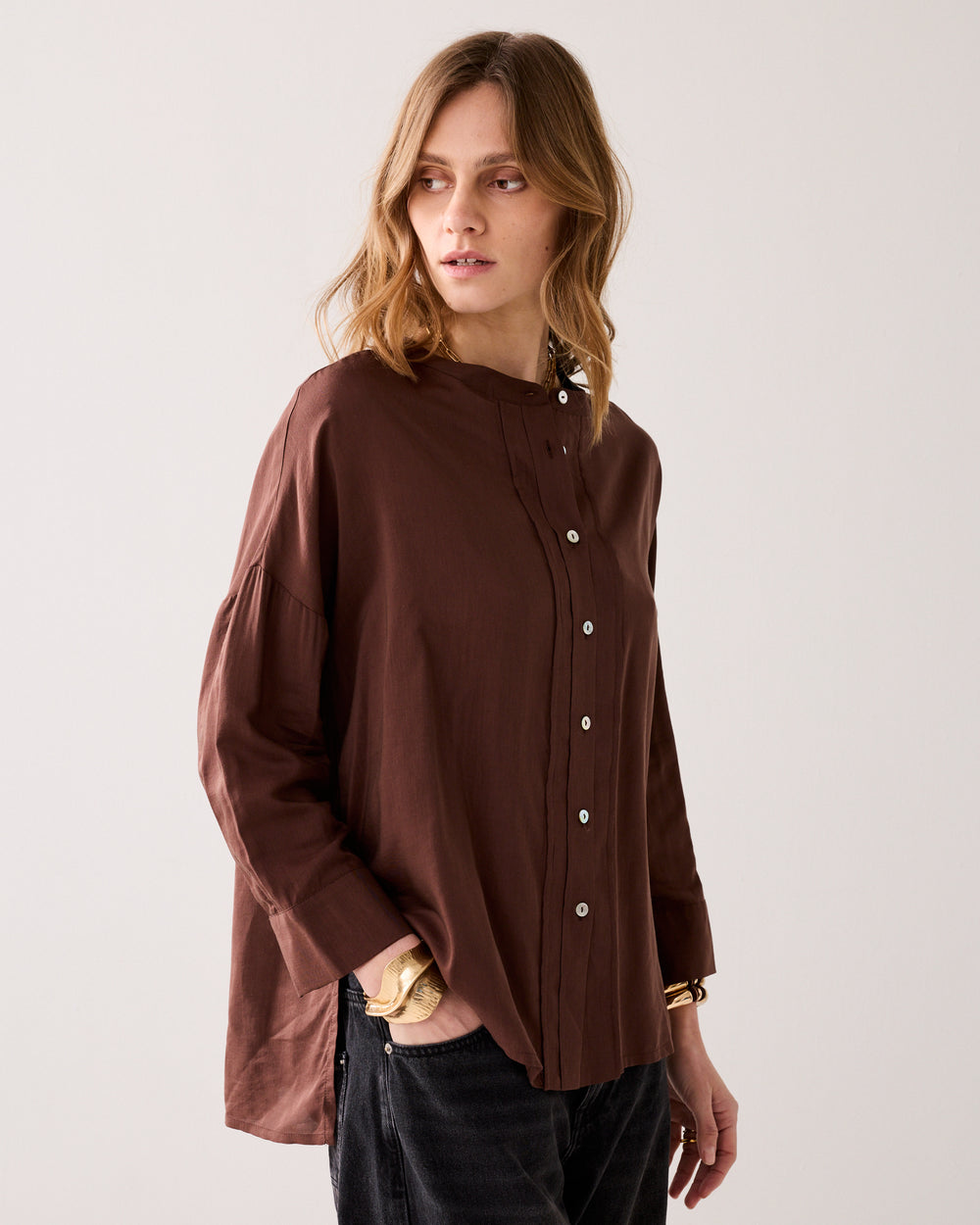 Glanzende wear-your-way overhemdblouse