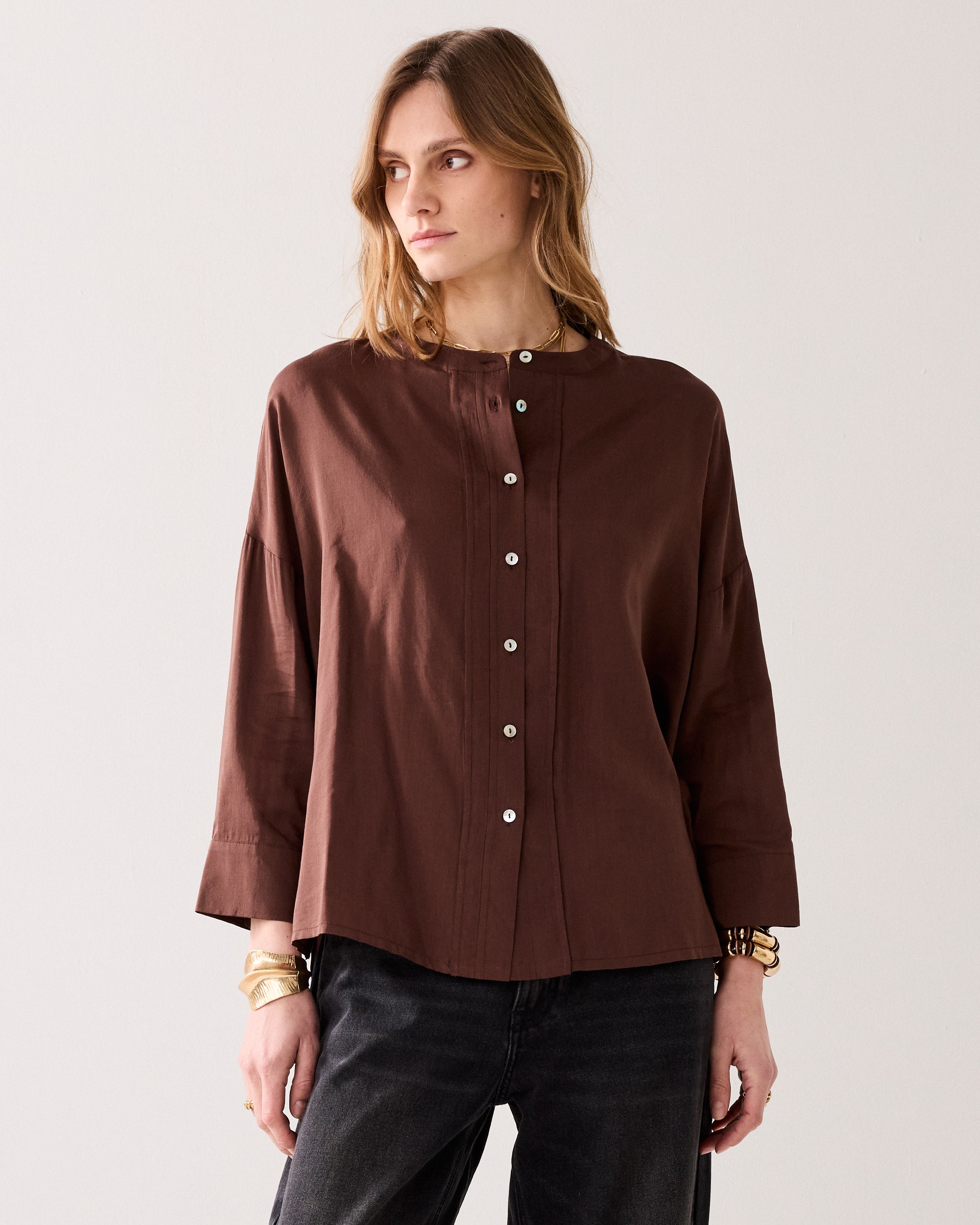 Glanzende wear-your-way overhemdblouse