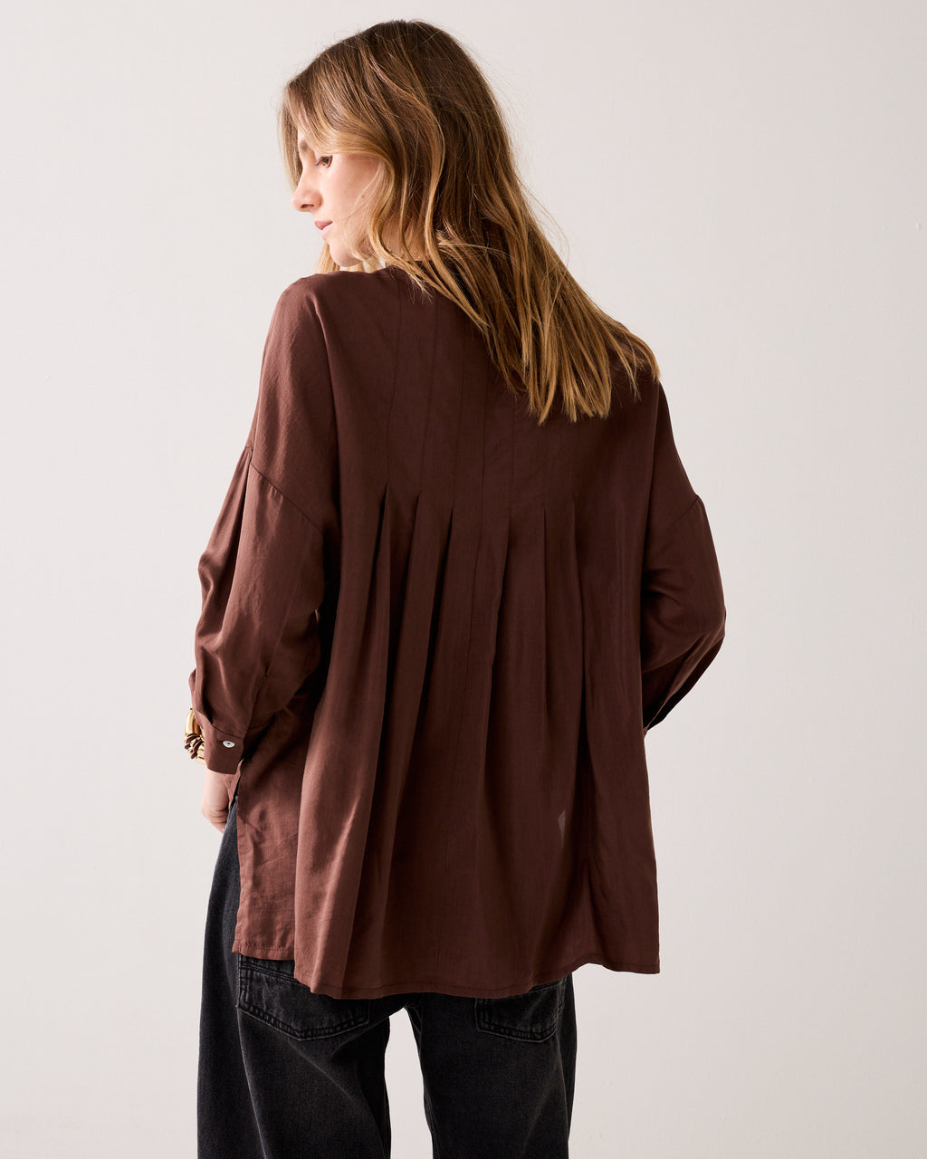 Glanzende wear-your-way overhemdblouse