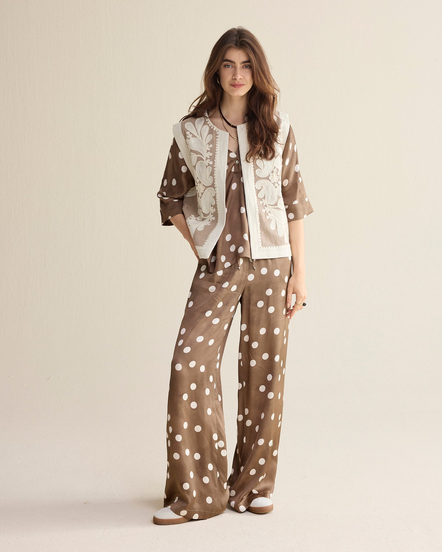 Ecovero-Oberteil mit Punkten