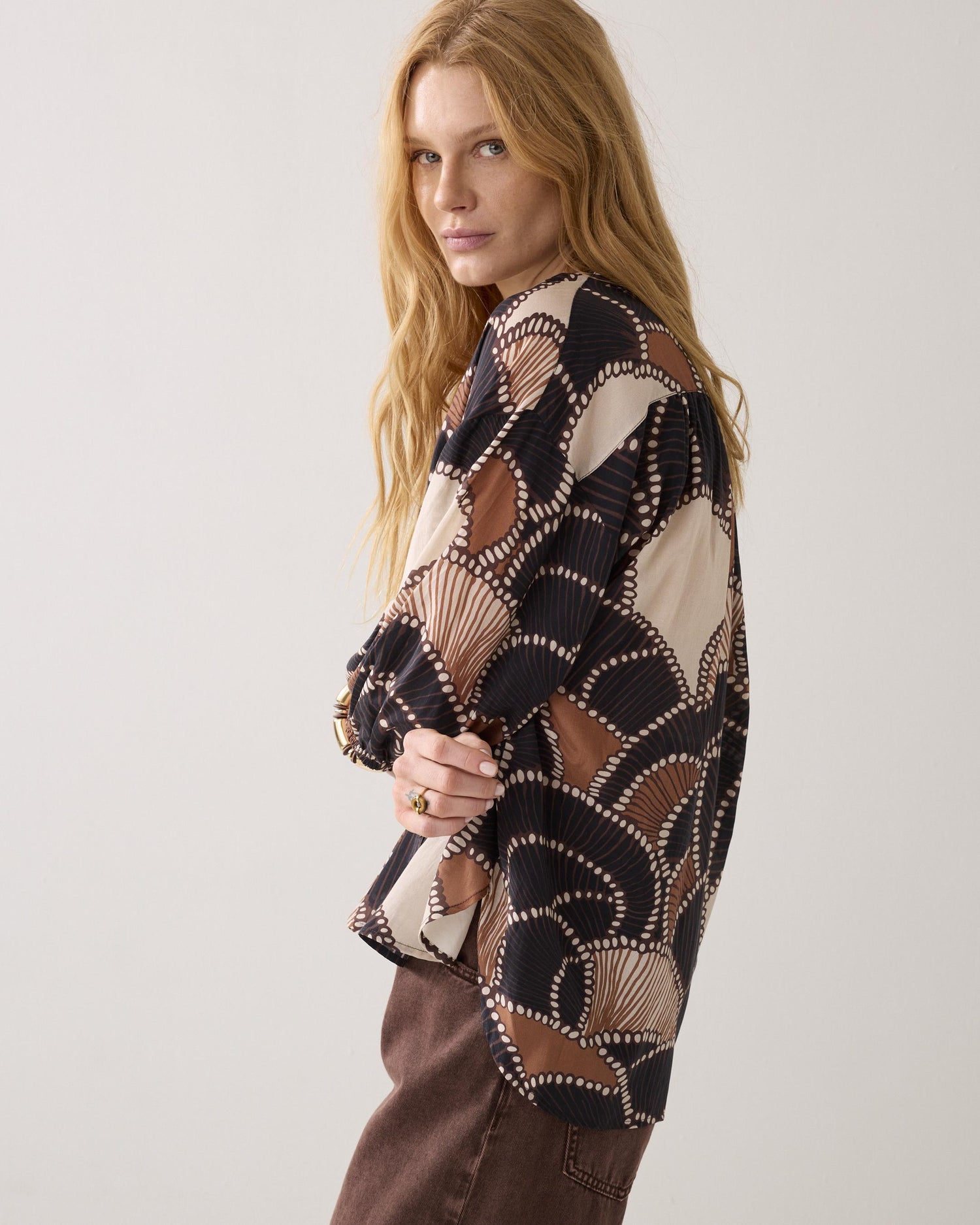 Loose-fitting blouse with print