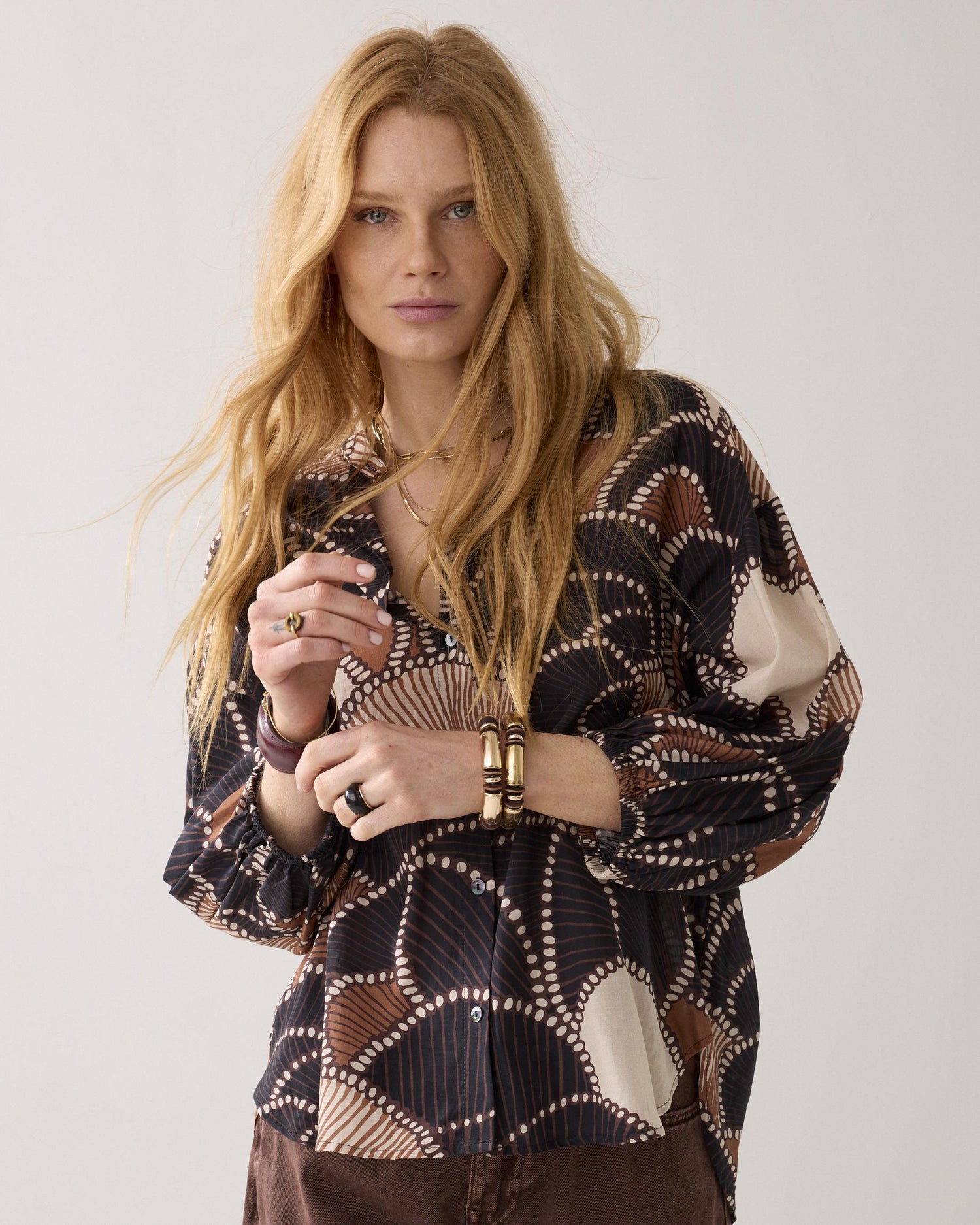 Loose-fitting blouse with print