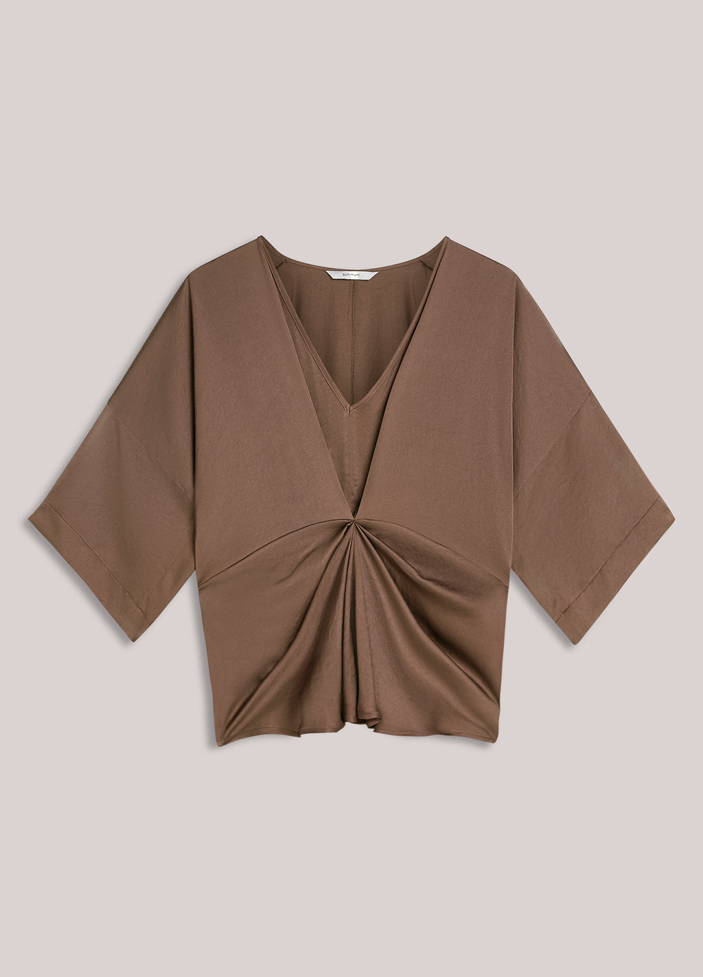 Getailleerde top met sterdetail