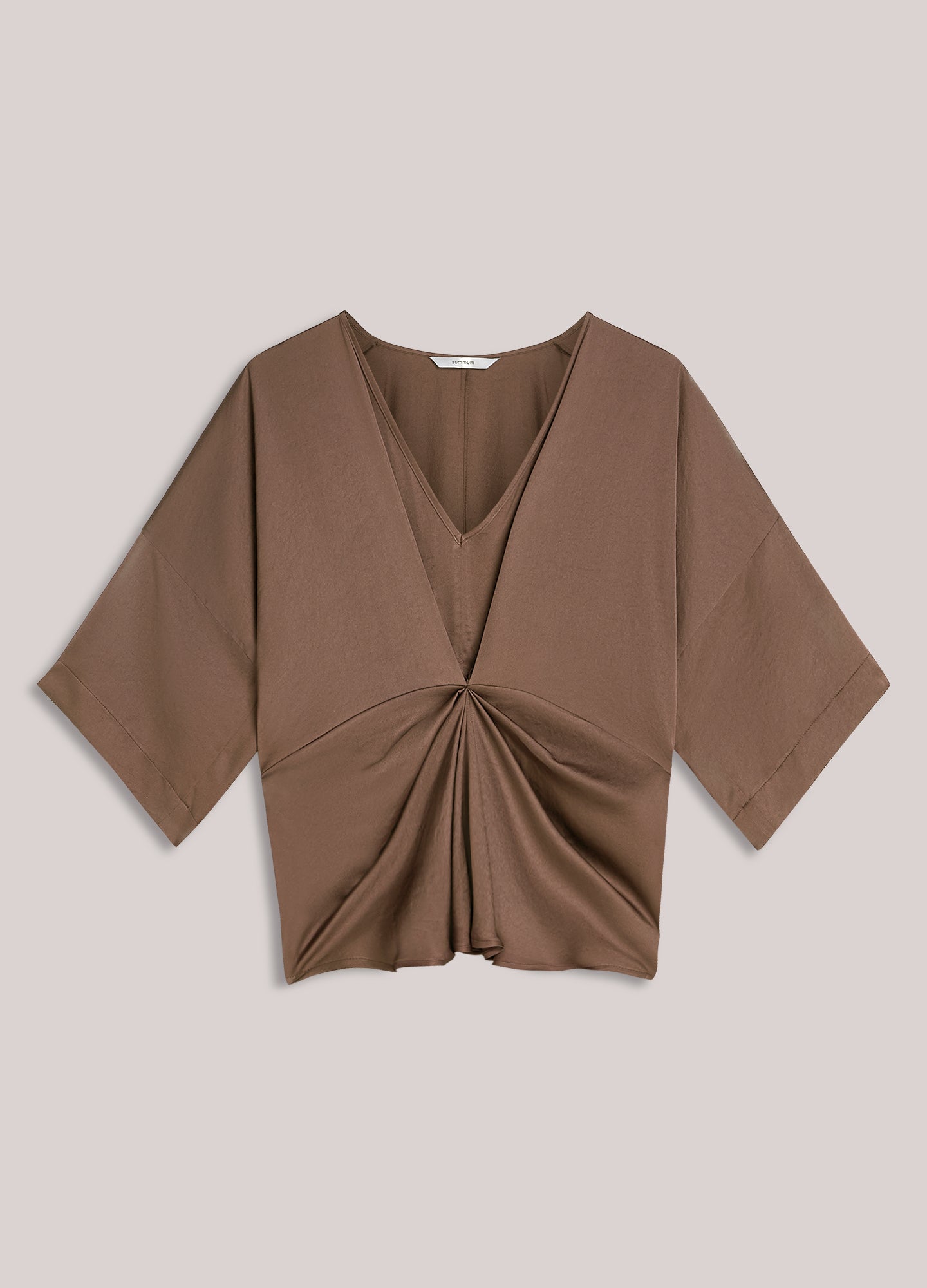 Getailleerde top met sterdetail