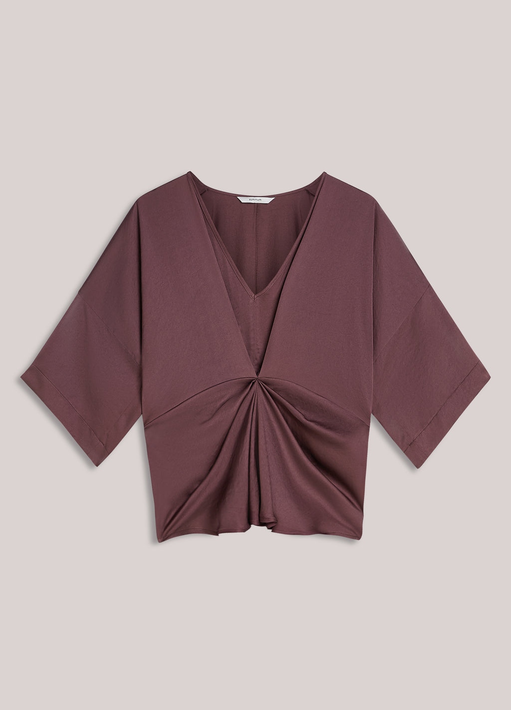 Getailleerde top met sterdetail