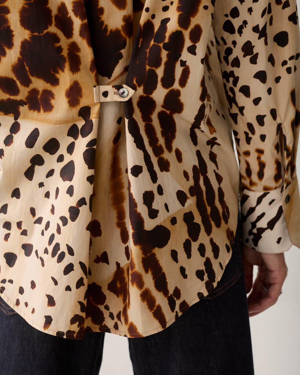 Wear-your-way blouse with animal print