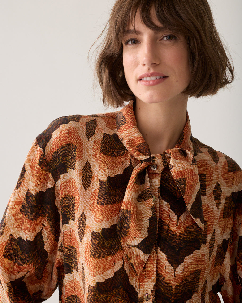 Bluse mit Schleifendetail